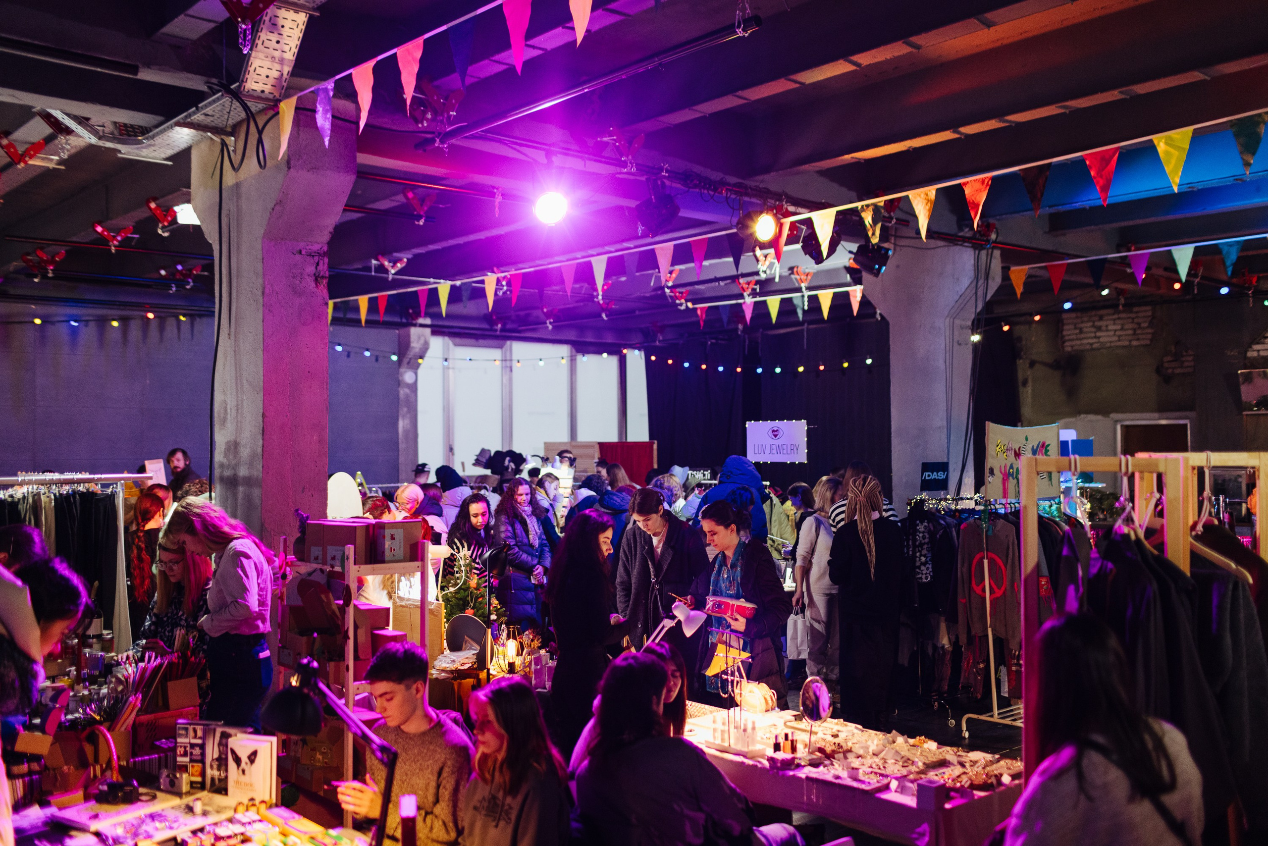 24–25 декабря 2022 в пространстве ПОЛЕ / День 1. Фотоотчеты «Ламбада-маркета»