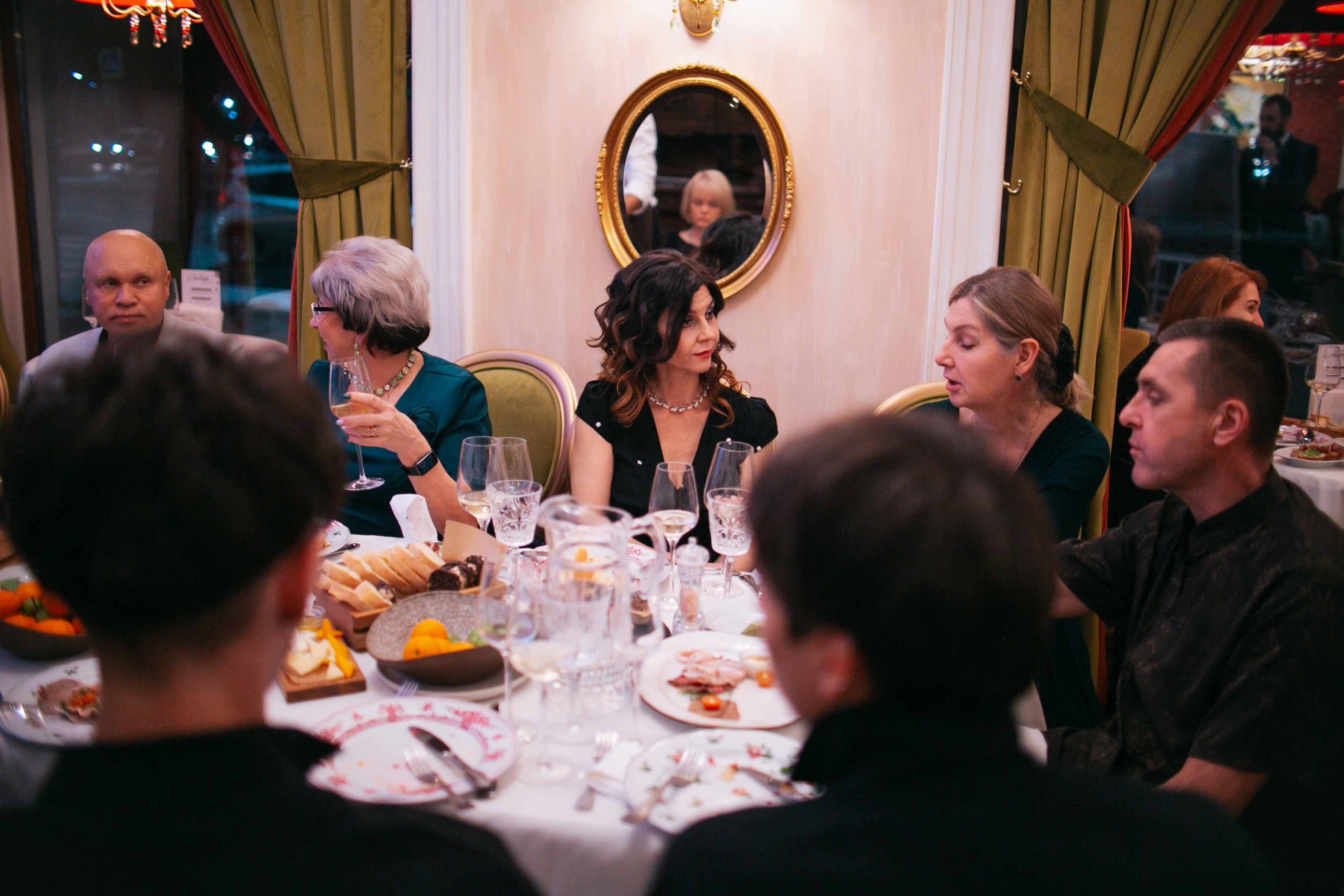 Вечер в «Дежавю». Ваш репортажный фотограф Артемий Антонов