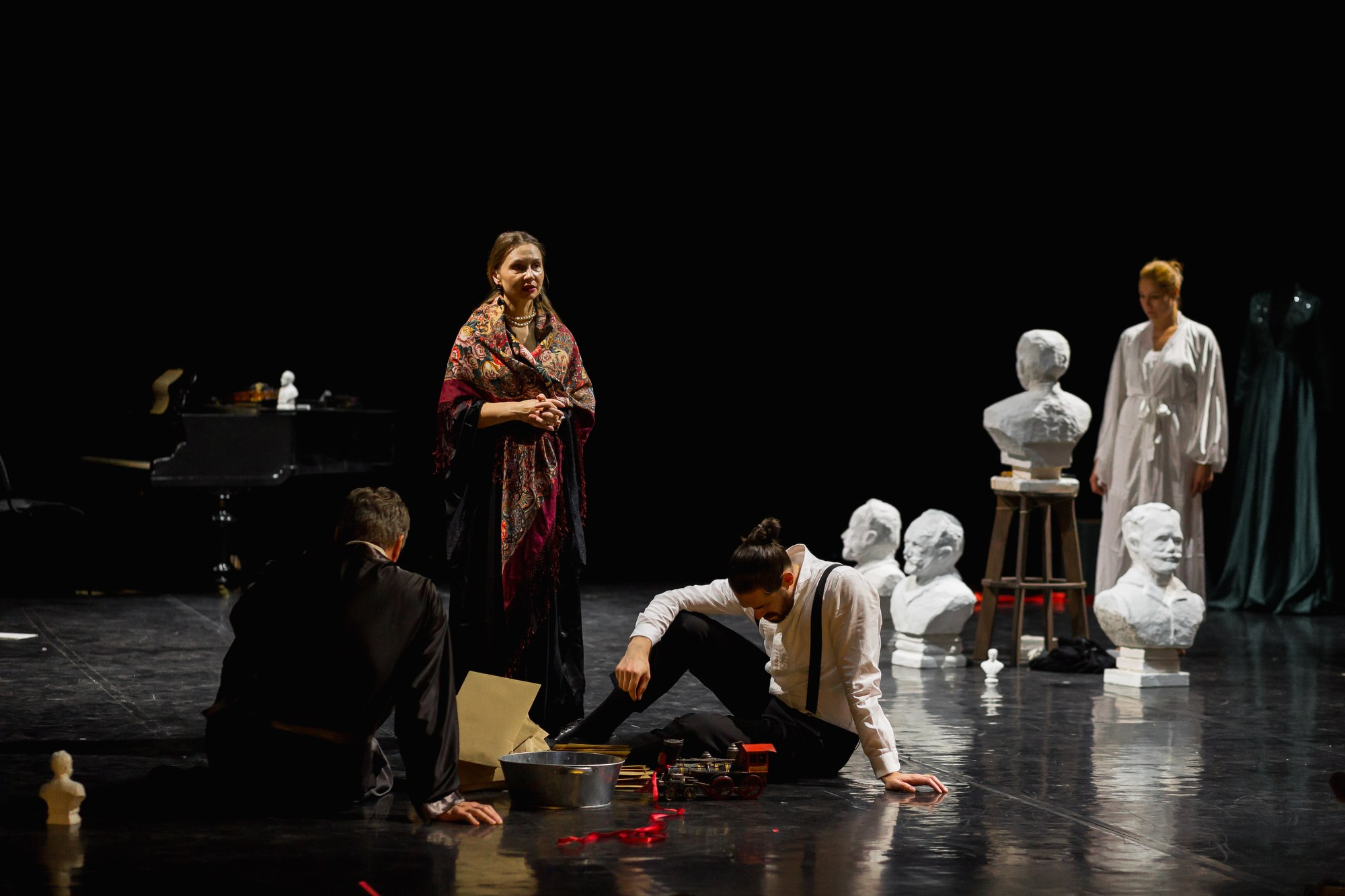 Спектакль Приглушенные голоса в Театре Эрмитажа (+репетиция). Семейный и портретный фотограф в Санкт-Петербурге Андрей Воробьев