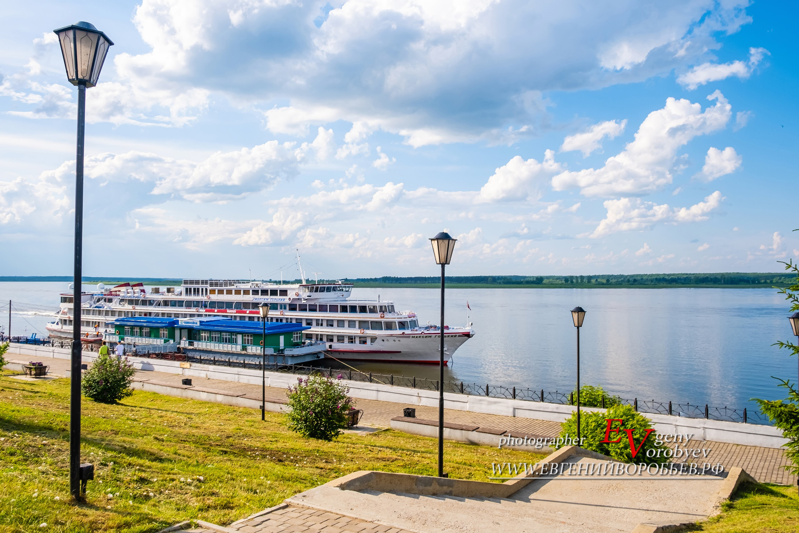 экскурсии Енисейск Красноярск аренда микроавтобуса трансфер индивидуальный тур фото набережная дегустация сибирской кухни интересные места что посмотреть куда сходить что посетить достопримечательности в Енисейске  храм церковь монастырь фототур  цена заказать экскурсию программа маршрут смотровые площадки видовые красивые места путешествие туристический маршрут 