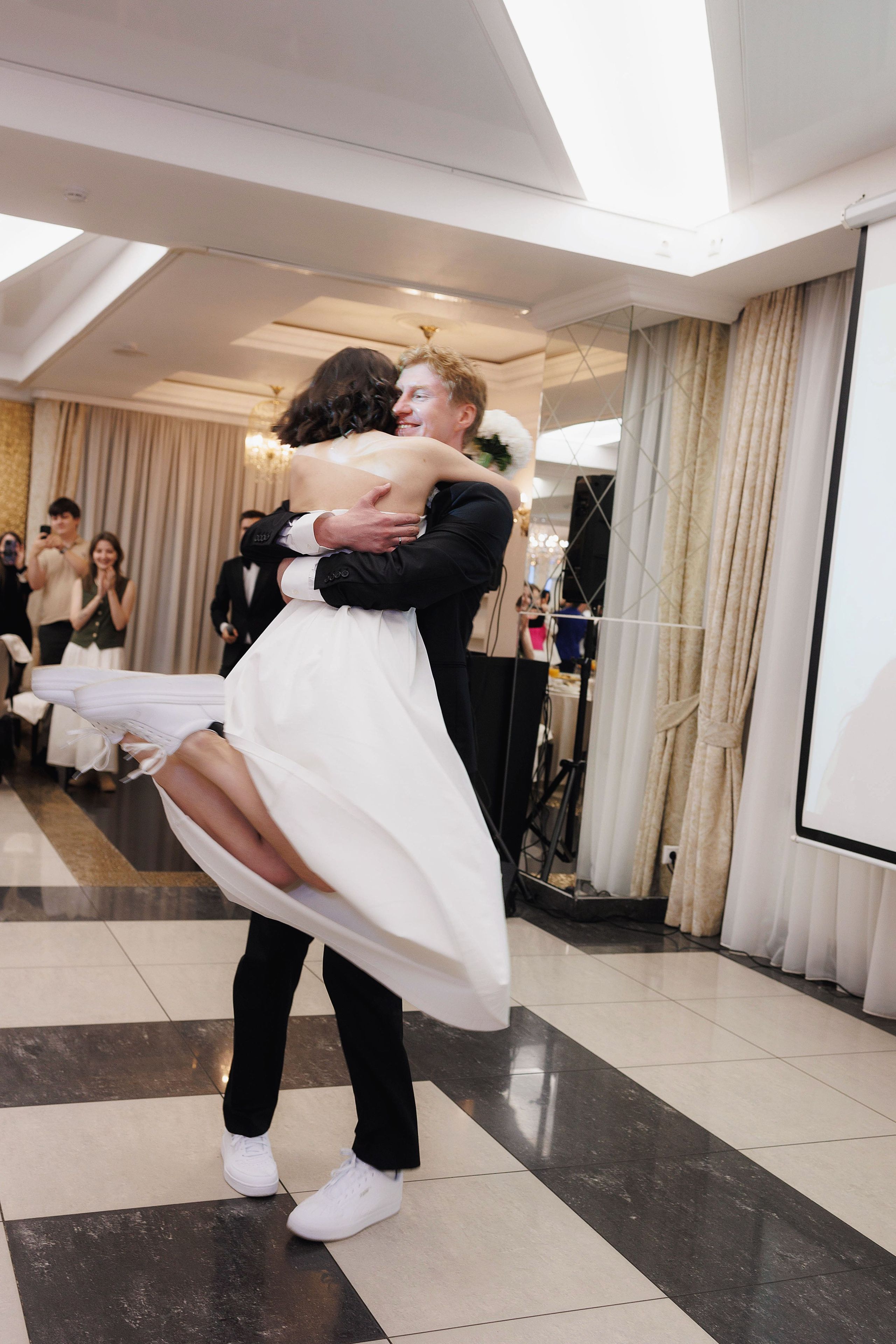 Владимир и Дания. Свадебная фотосессия в Казани. Портретный и репортажный фотограф в Чебоксарах Андриян Чаркин