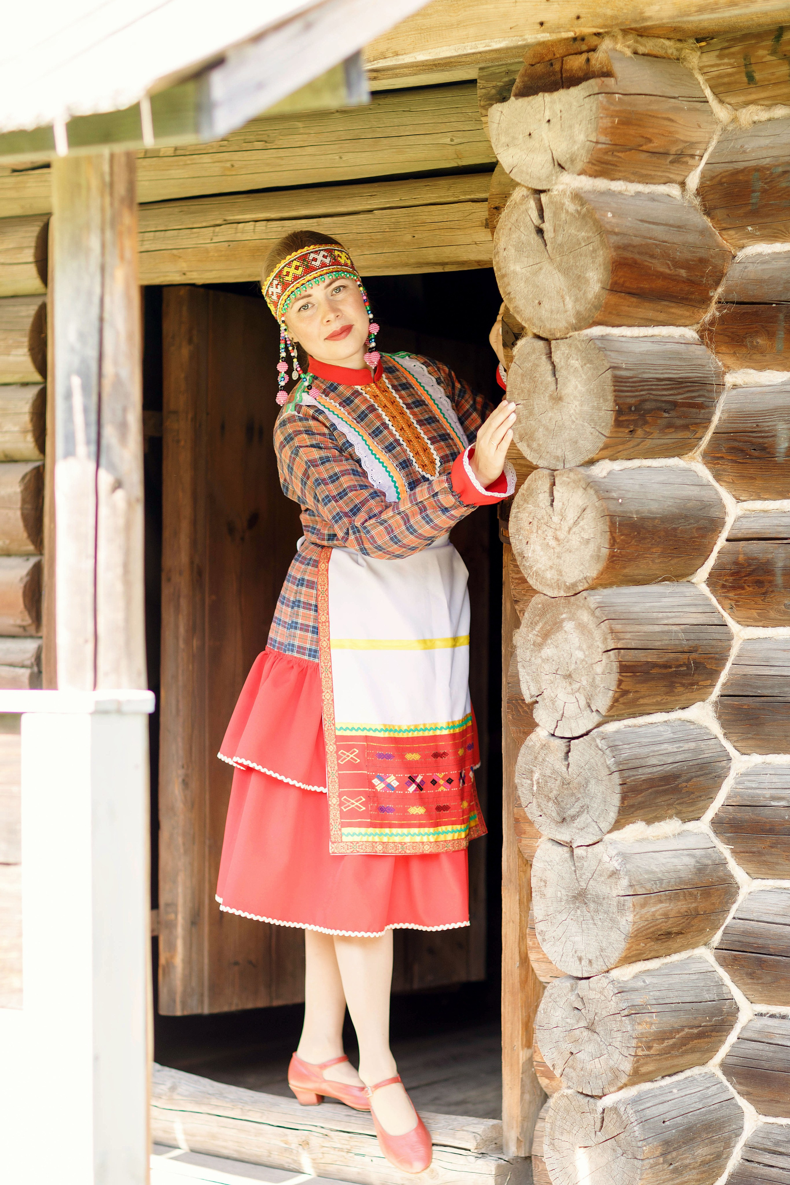 Фотосессия с Екатериной Анисимовой в Ибресинском этнографическом музее. Портретный и репортажный фотограф в Чебоксарах Андриян Чаркин