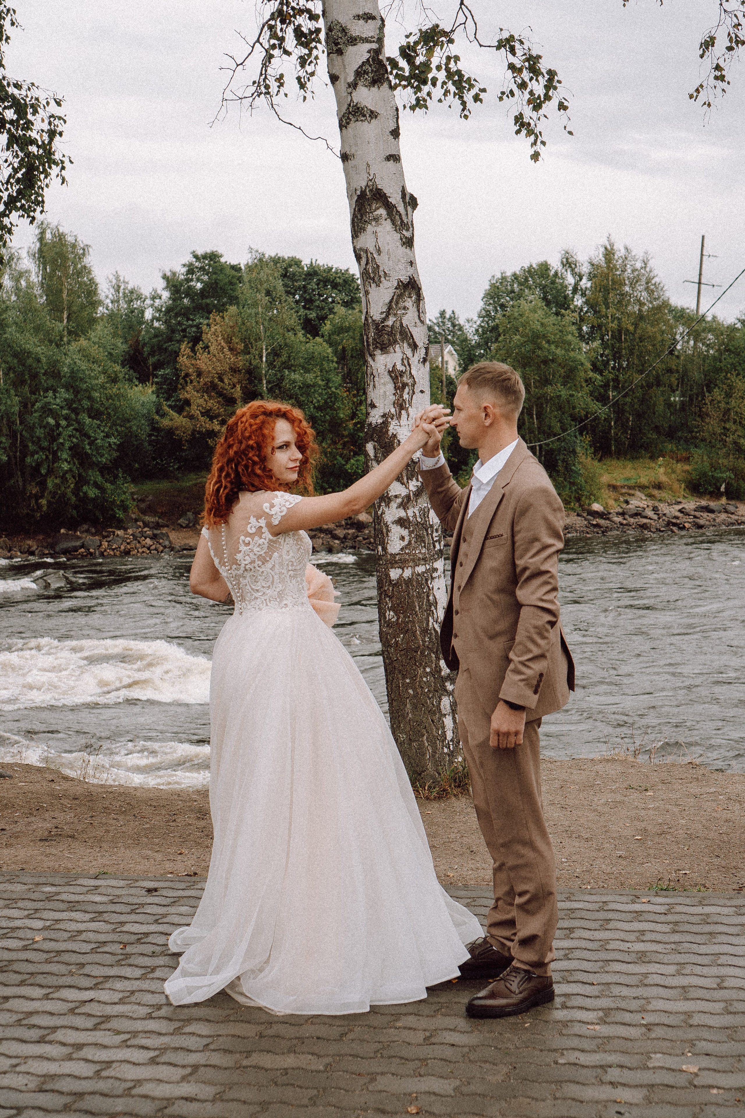 СВАДЕБНАЯ ФОТОСЕССИИЯ ПАРЫ В ГОРОДЕ ПРИОЗЕРСК В СОСНОВОМ ЛЕСУ И С ПИКАПОМ. Профессиональный фотограф, Санкт-Петербург — Виктория Богомолова