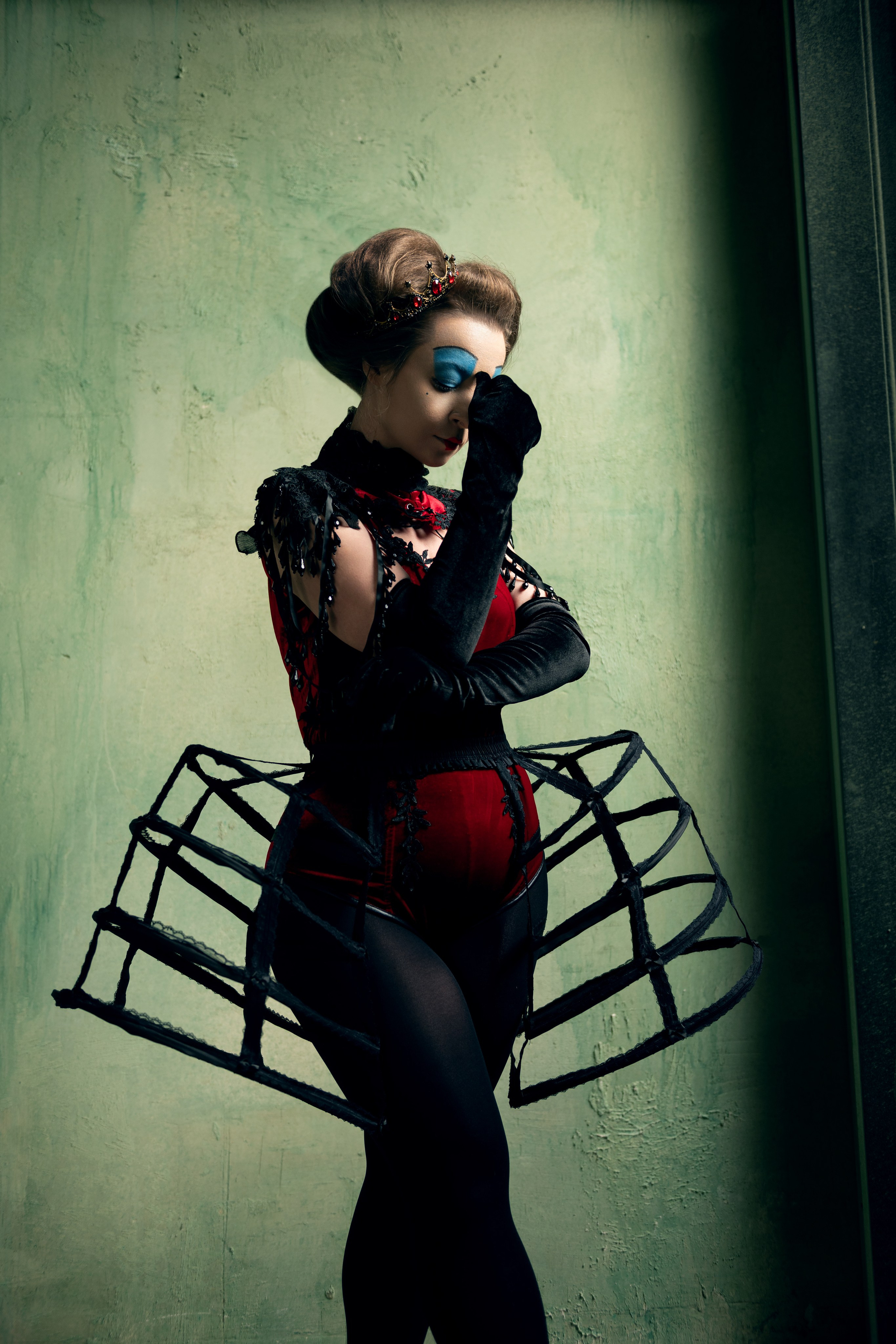 Красная королева (fine art & fashion). Портретный фотограф в Москве Артем Венглинский