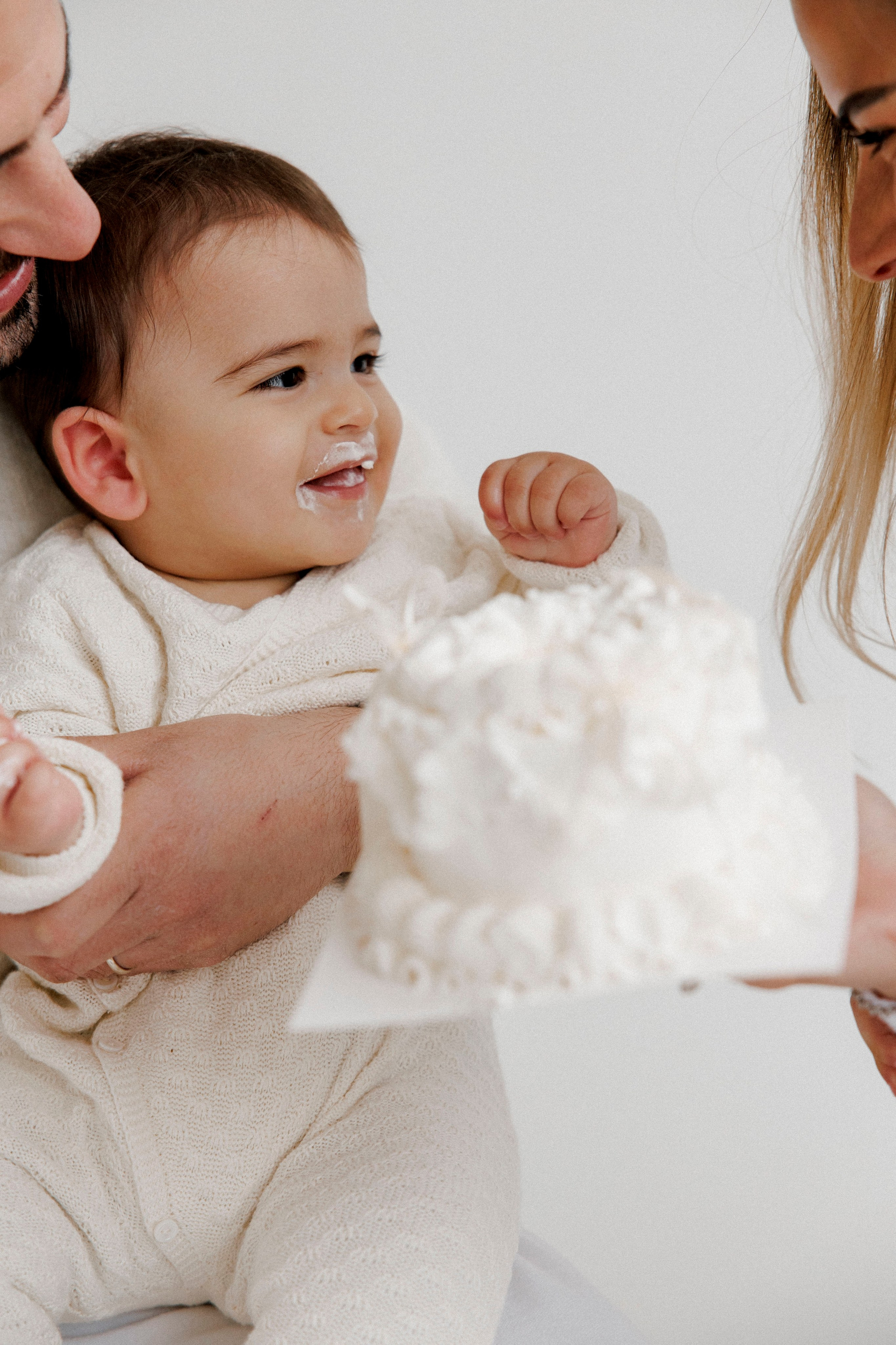 Family photoshoot in White Studio. Wedding and family photographer