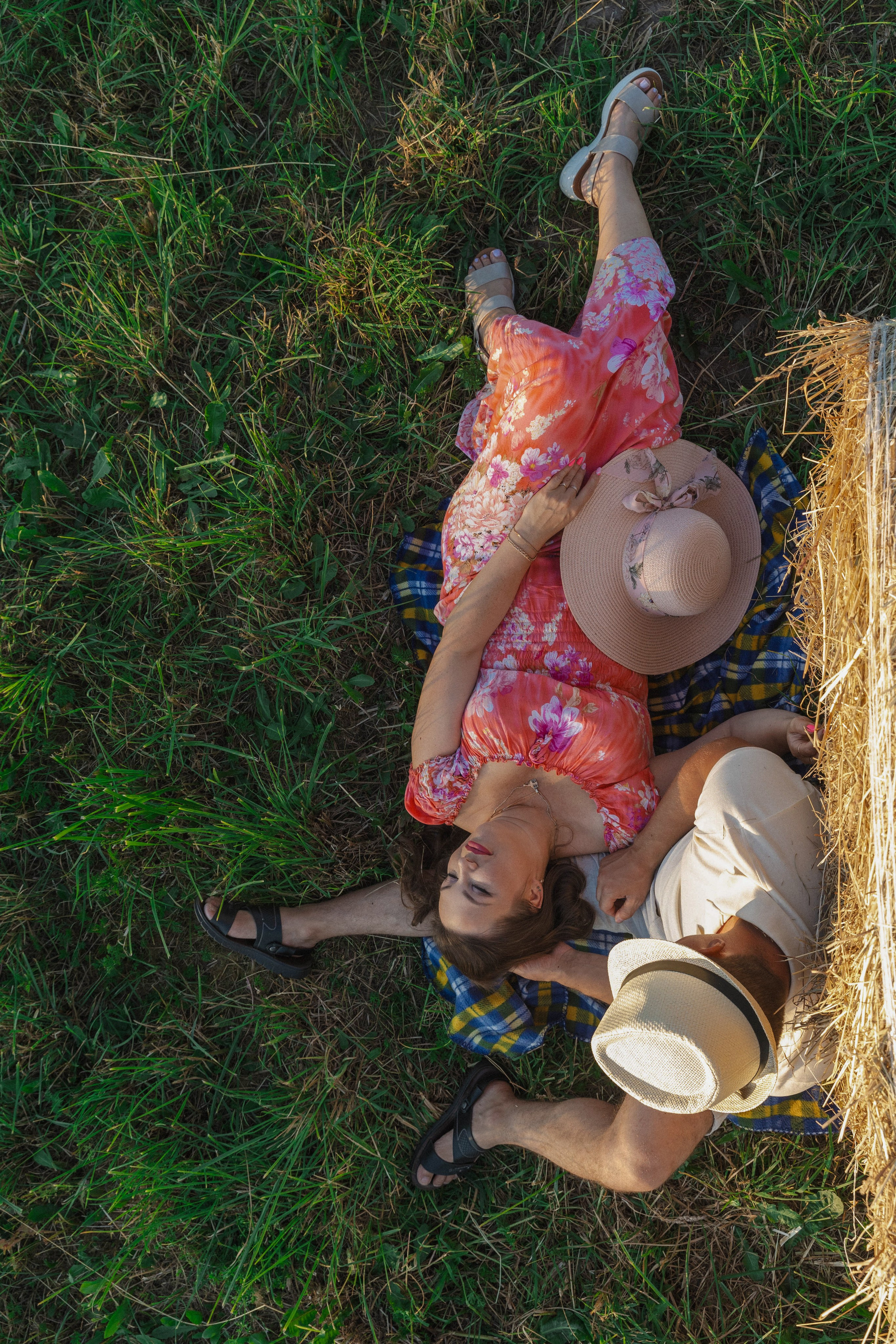 Любовь в поле. Свадебный и семейный фотограф в Карелии