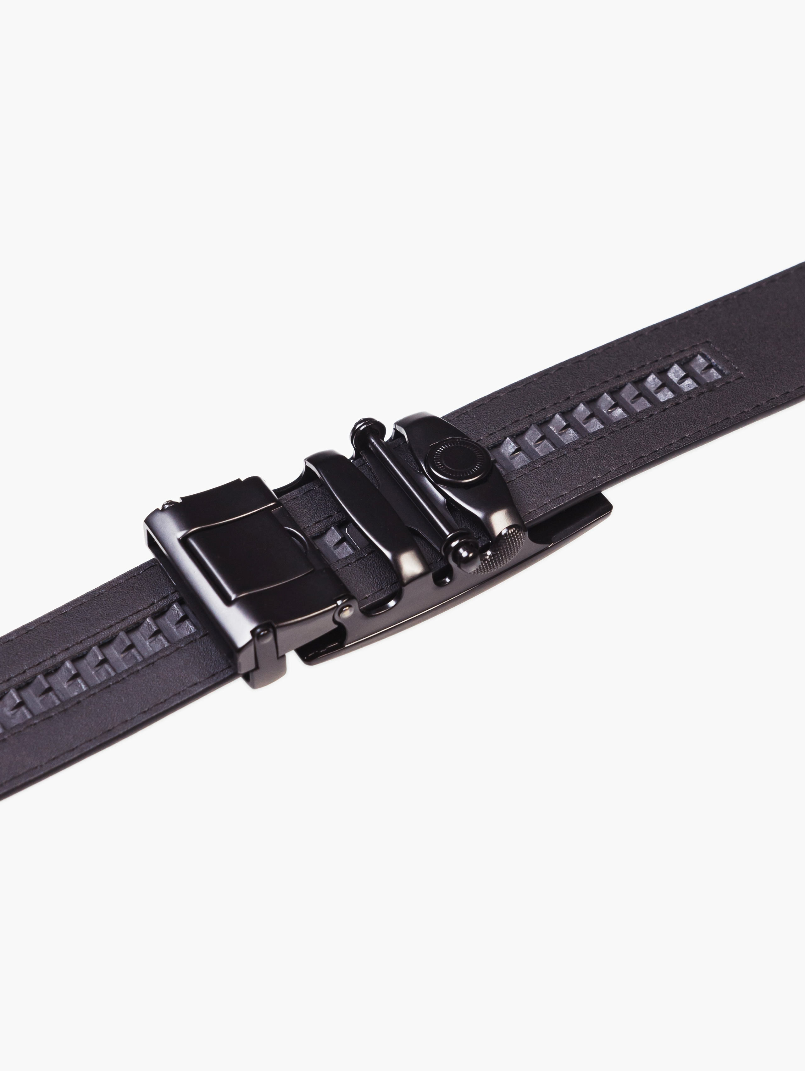 Предметная фотосъёмка — Ремни и пряжки