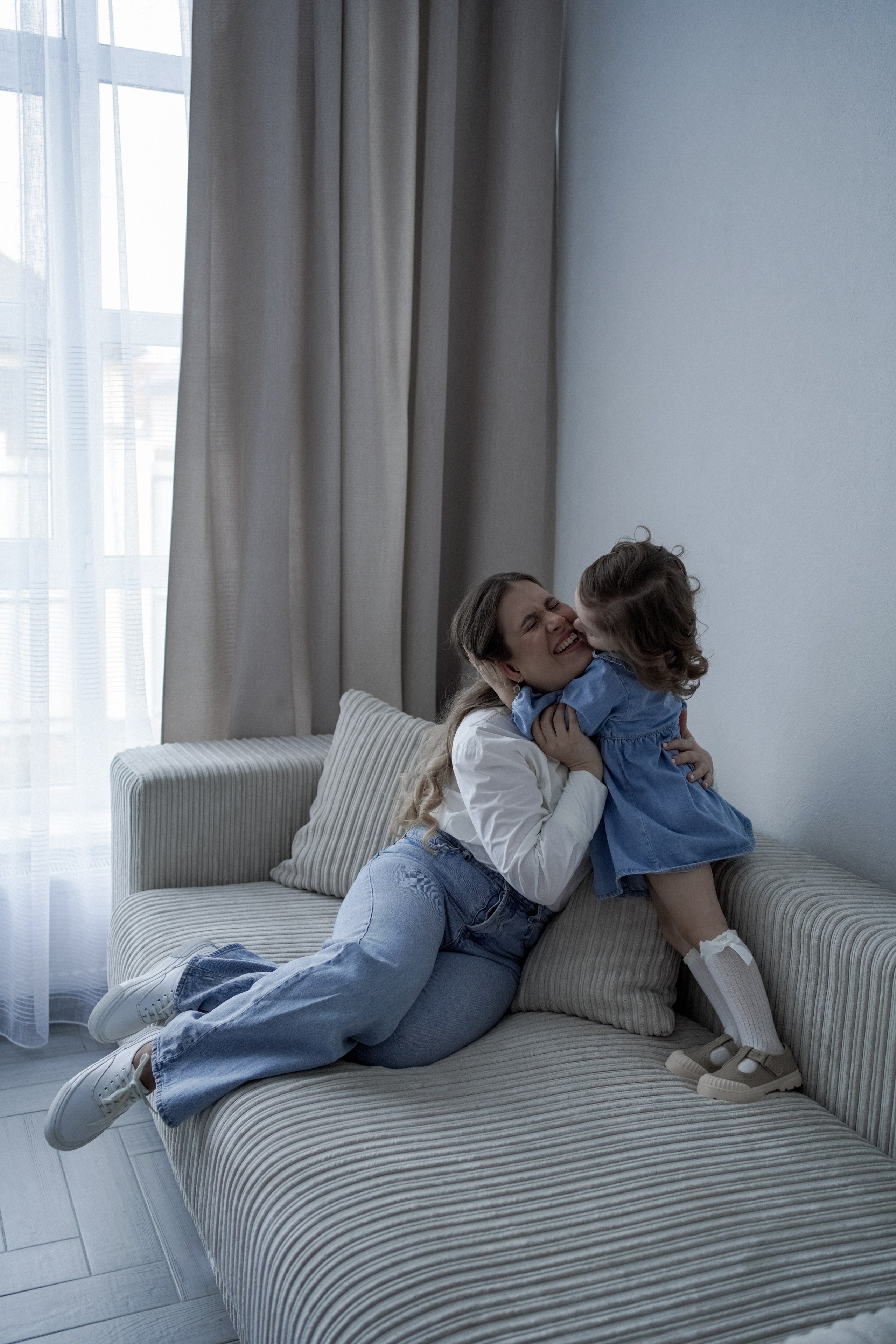 Дома с дочкой. Свадебный и семейный фотограф Афанасьева Анна в Кисловодске