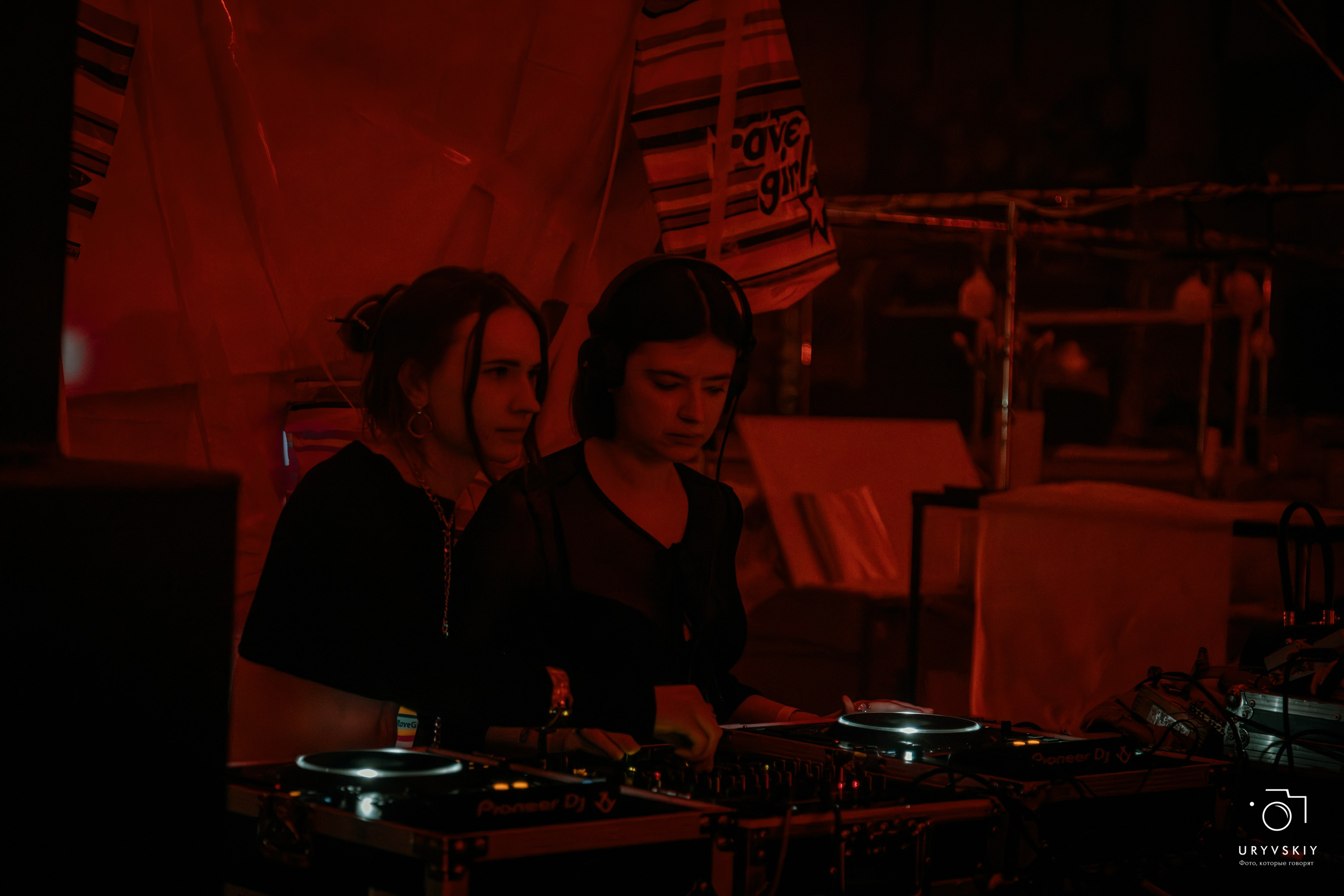 Рейв на Центральном рынке. Игорь Урывский. Фотограф Красноярск