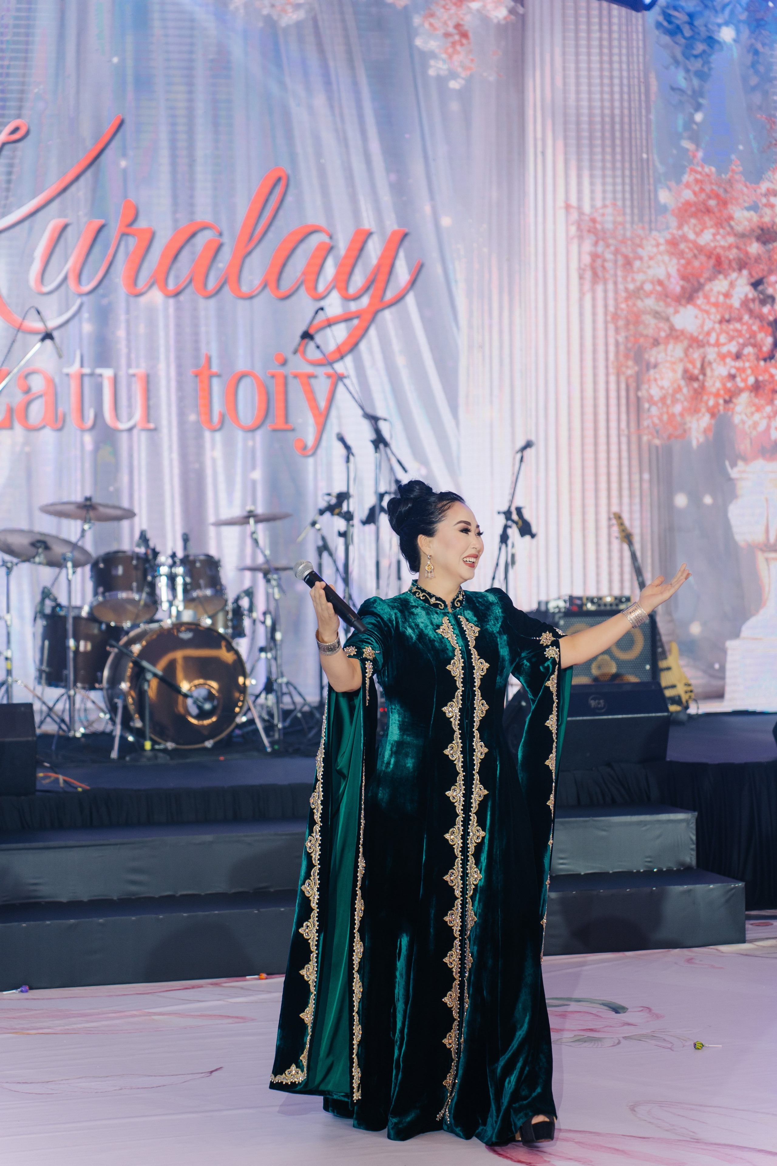 Kuralay Uzatu (Rixos). ___________________________________________________