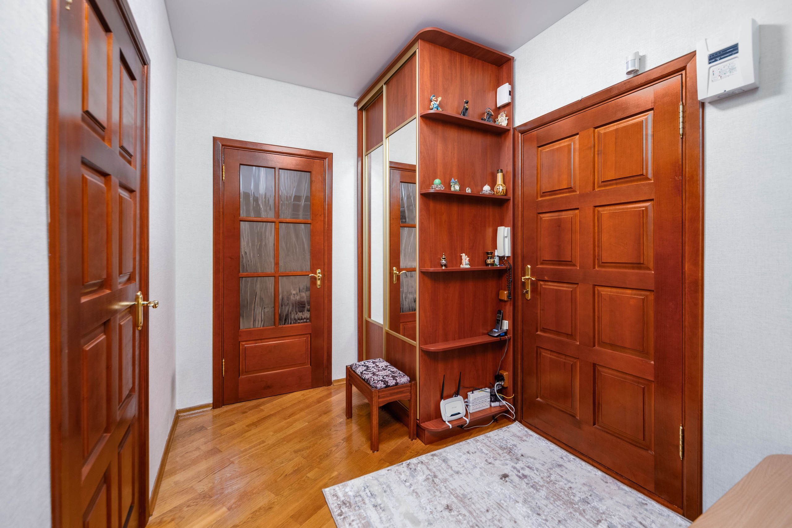 Фото интерьера прихожей в двухкомнатной квартире в Минске