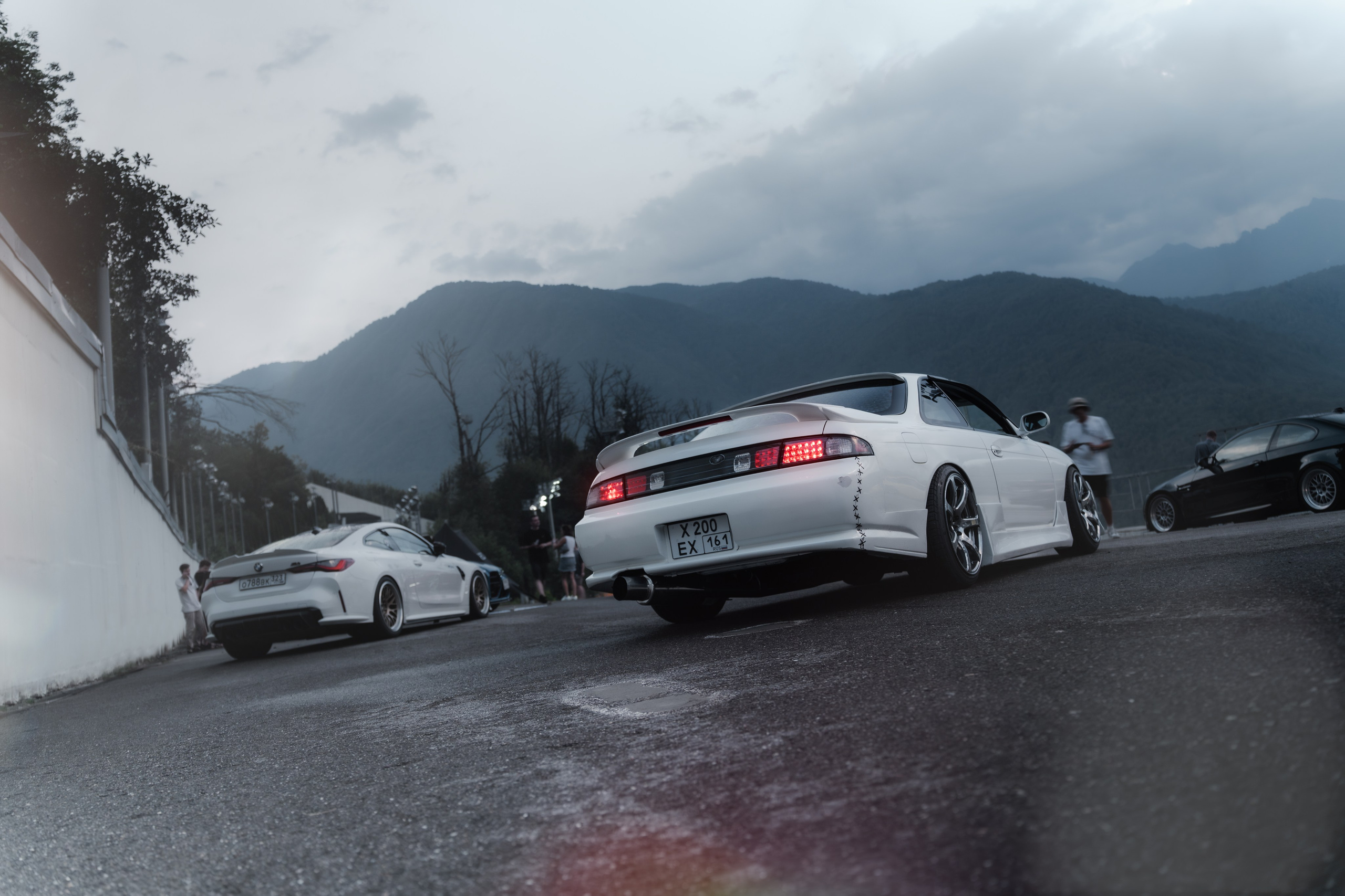 //GROUNDED2025. Автомобильный фотограф