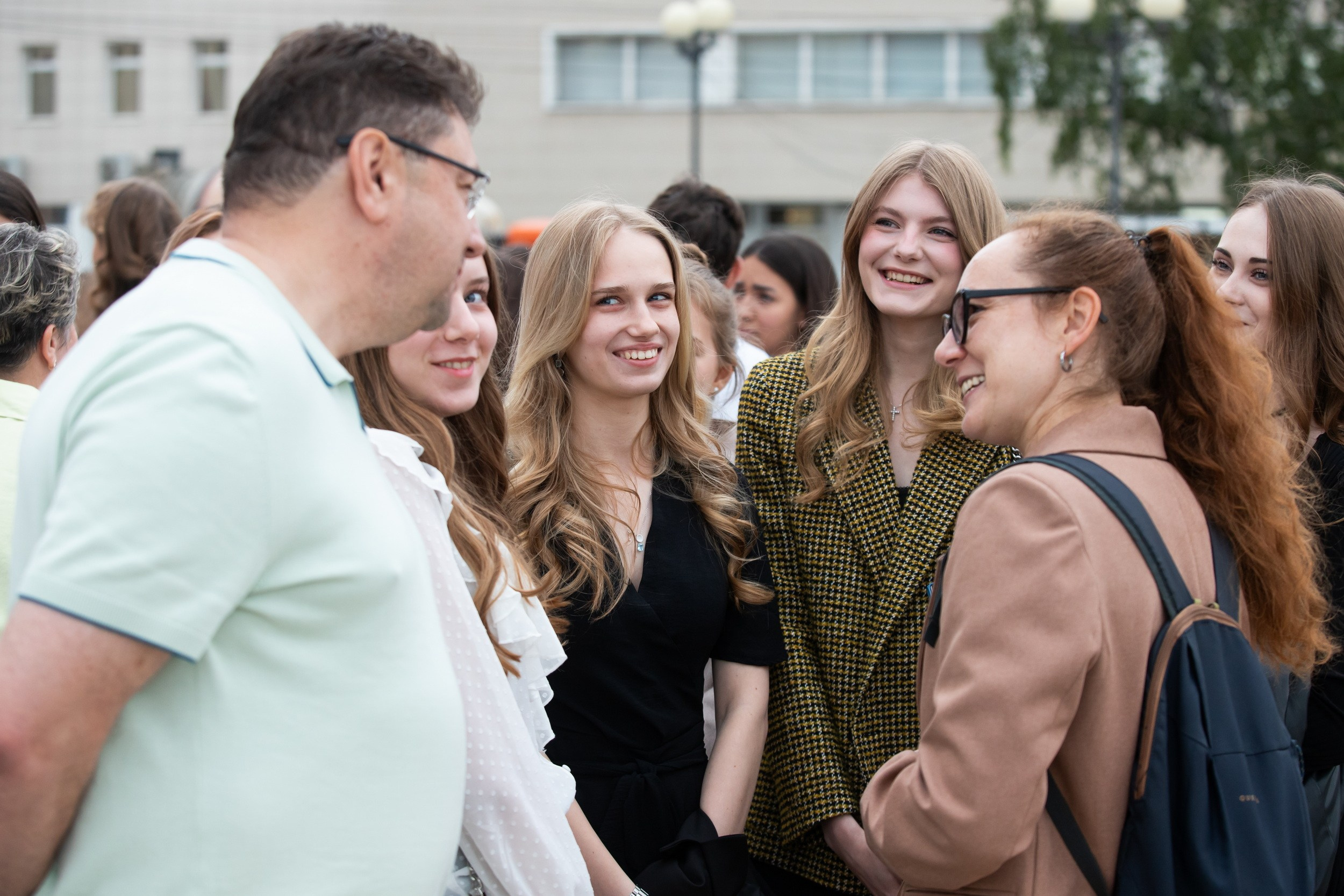 Городской бал выпускников (24 июня 2025). Репортажный фотограф Алексей Пирязев