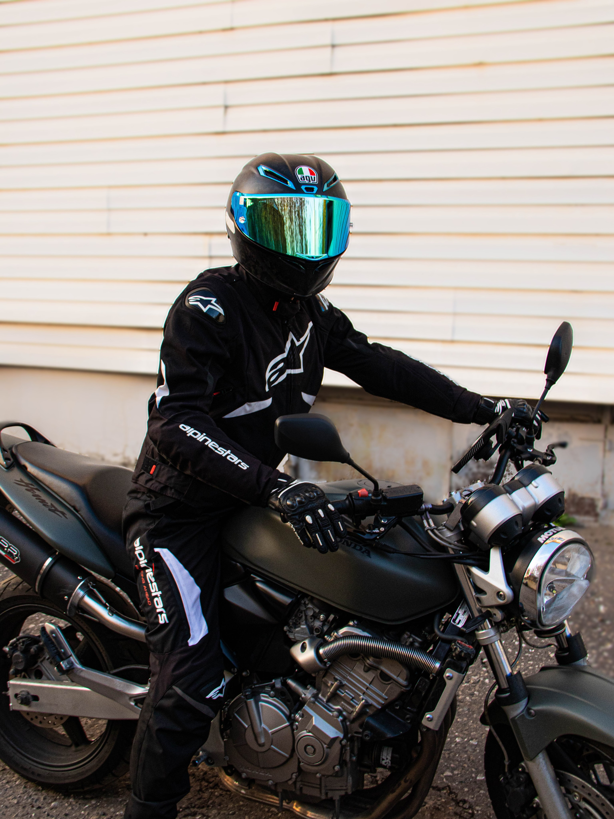 Мотоциклетный шлем. «Матрица»