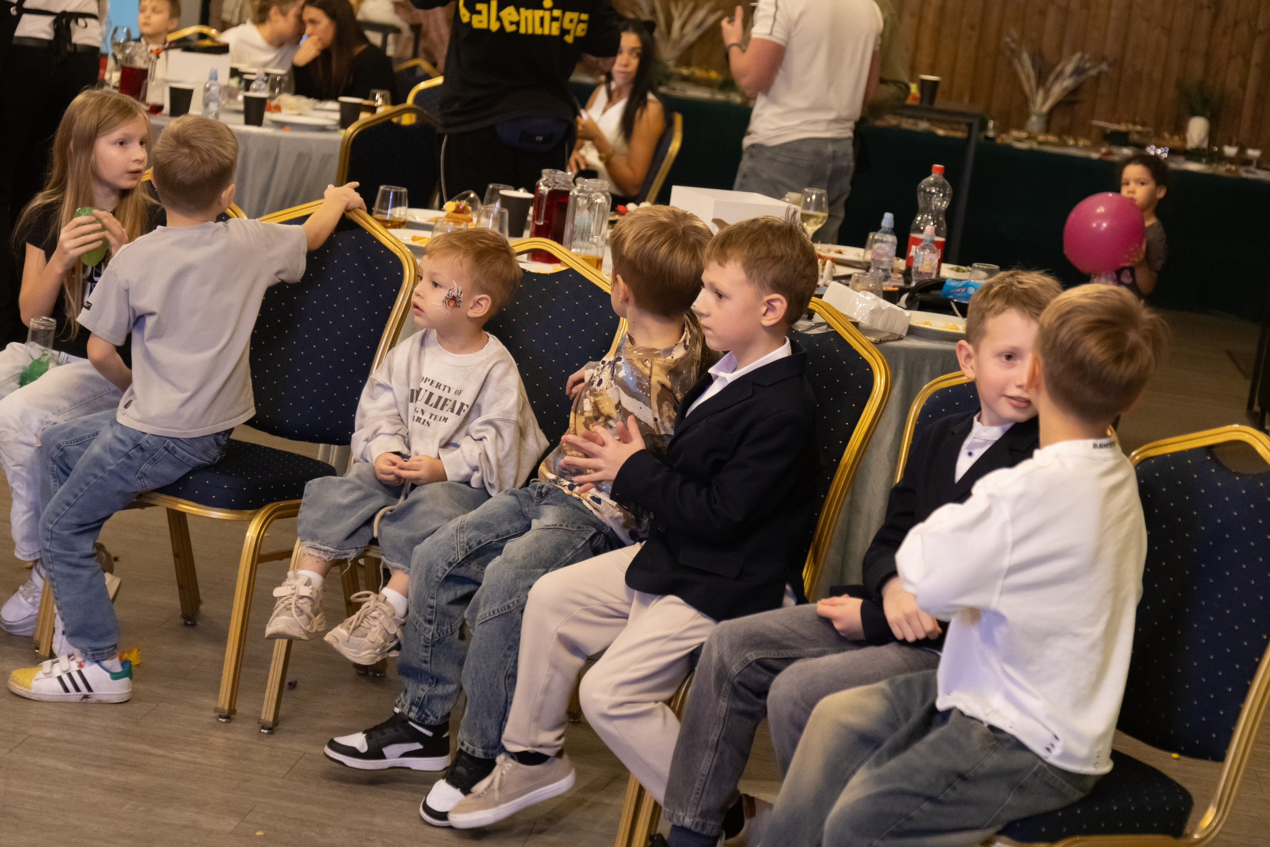 День Рожденья Оливия 7 лет. Портретный Студийный и уличный фотограф Москва. Индивидуальные, Семейные, Беременность, Будуар, Каталог, контент съемки для блога и бизнеса