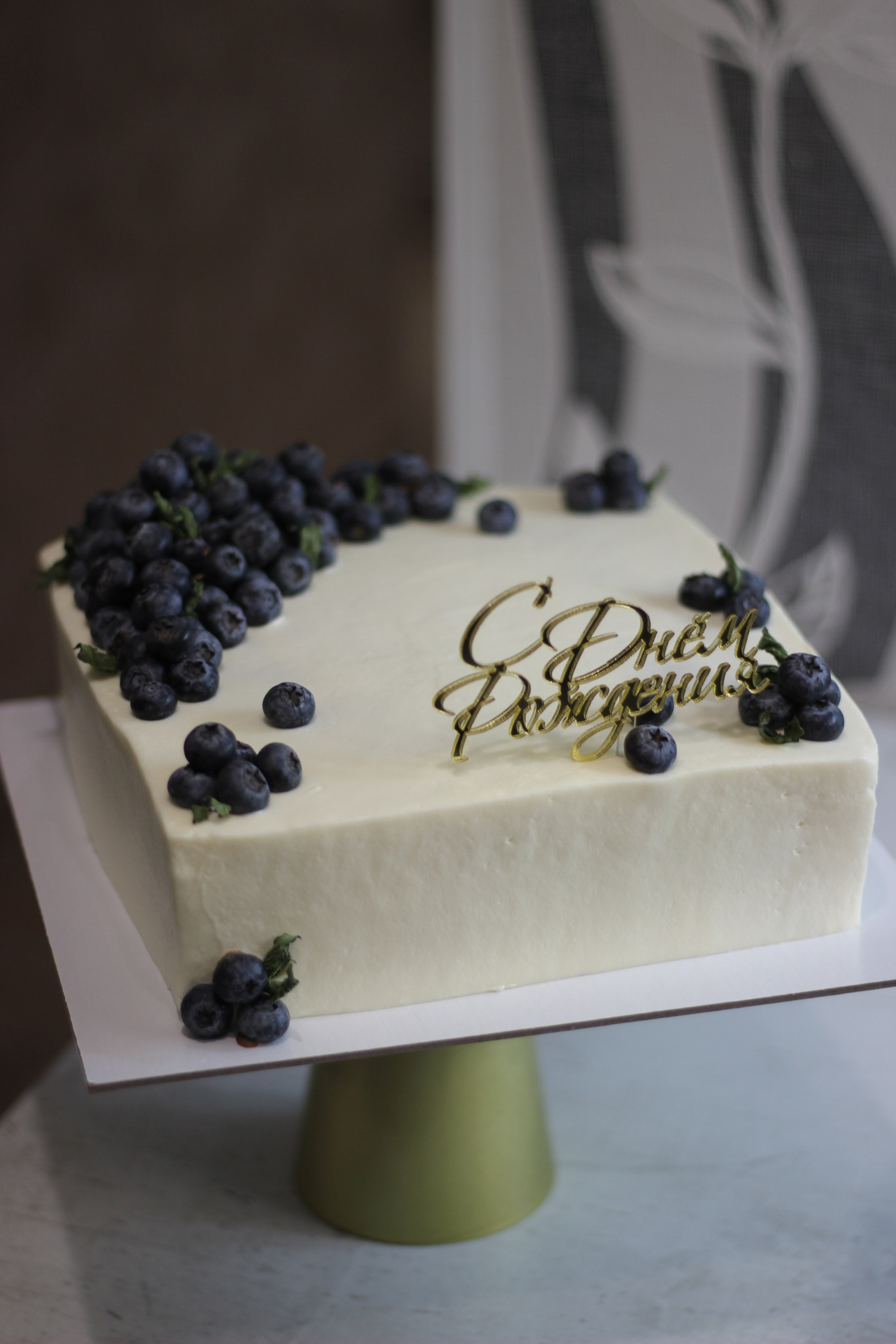 Торты на праздники. Семейная кондитерская. Торты и десерты на заказ в Москве и области