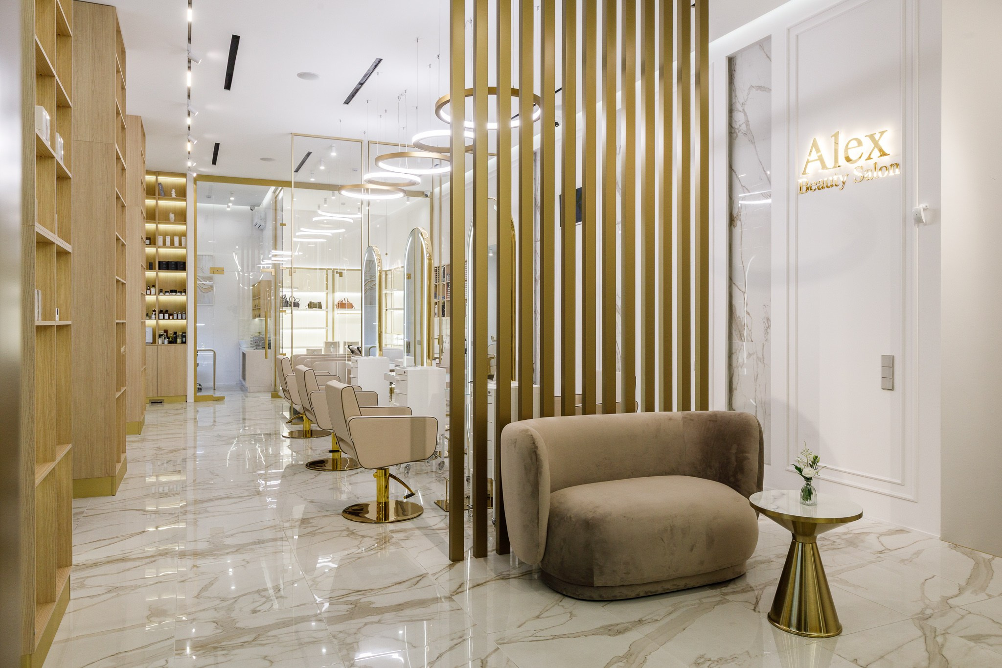 Фотограф для интерьерной съемки салонов красоты. КонТайм: профессиональная съемка для организаций