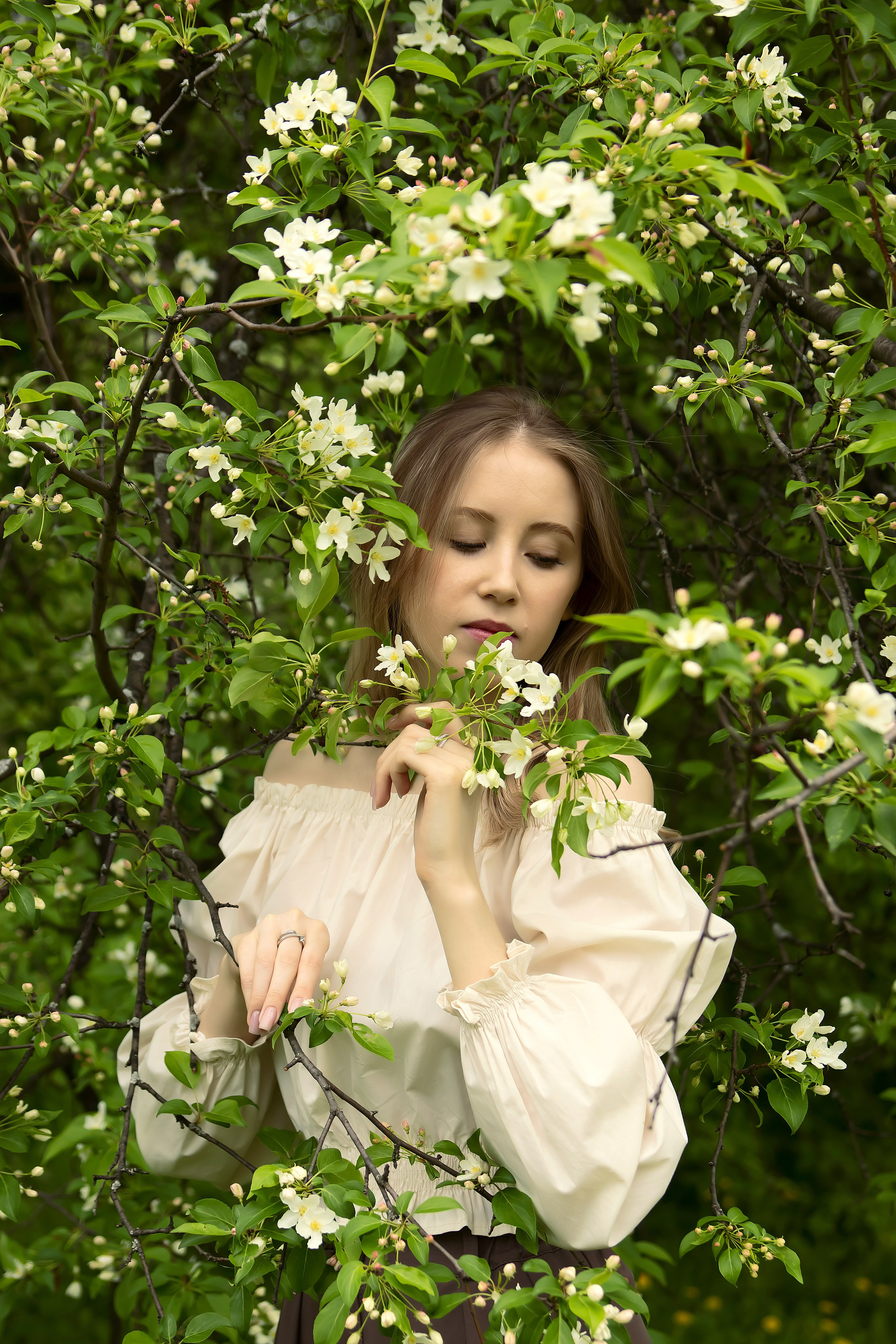 Индивидуальная фотосессия на цветении. Детский и семейный фотограф Кемерово Антонина Семеркова!