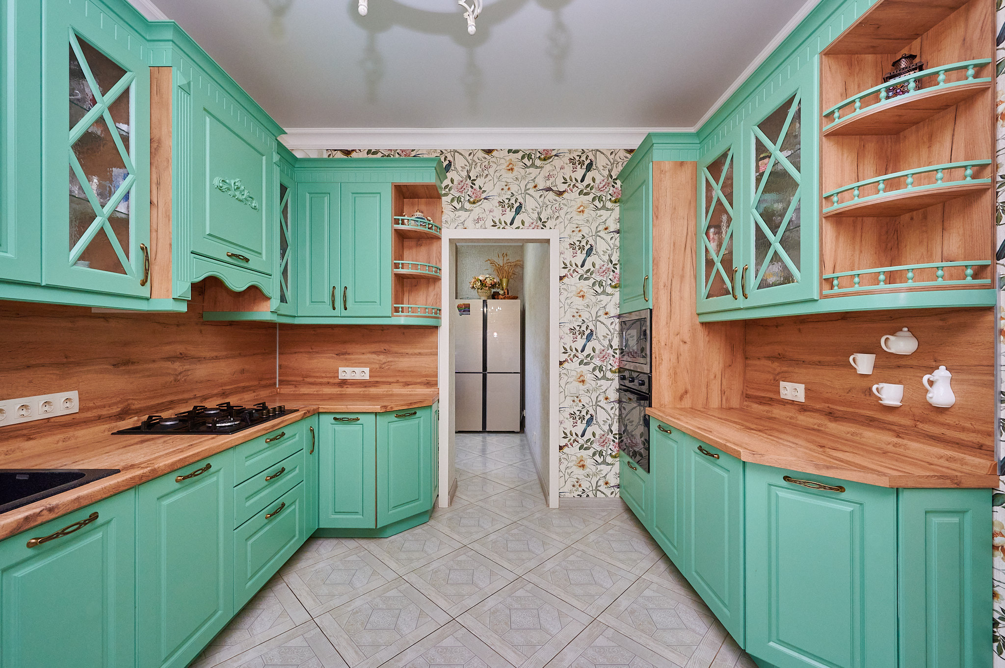 бирюзовая кухня шкафчики