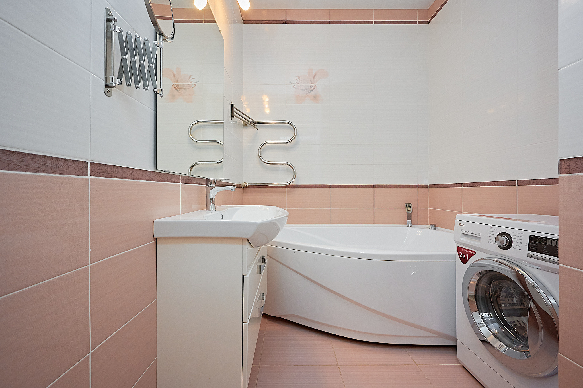 ванная комната розовая плитка 