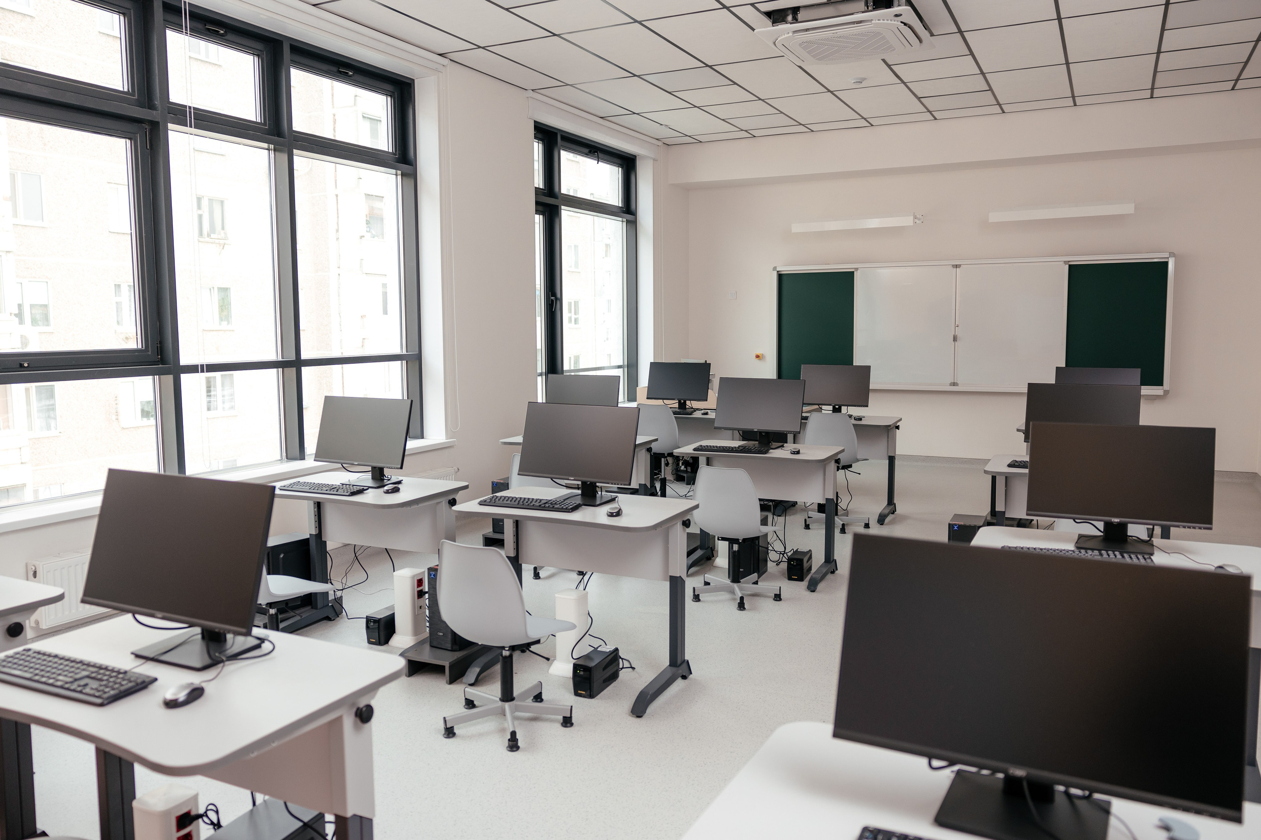 Фотосъемка IT-PRIME. Фотограф для бизнеса Константин Брусницын в Екатеринбурге