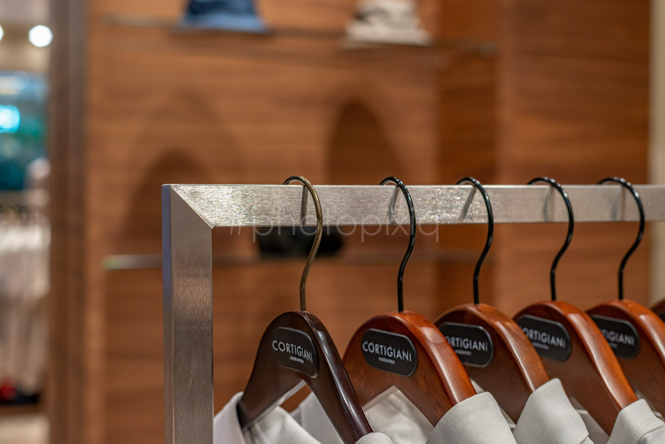 Интерьерная съёмка магазина одежды CORTIGIANI. Интерьерная съёмка и виртуальные туры — Интерьерный фотограф Кузнецов Сергей (photopixiq)