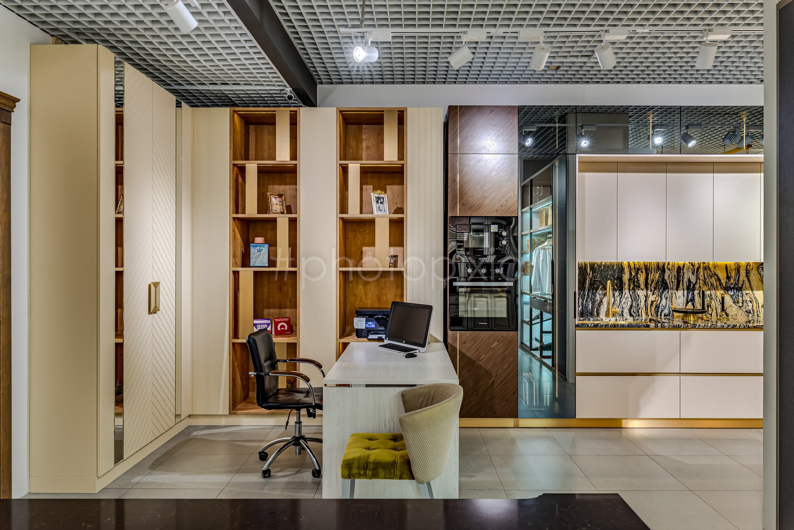 Интерьерная съёмка шоурума фабрики кухонь PRO-MOBILI. Интерьерная съёмка и виртуальные туры — Интерьерный фотограф Кузнецов Сергей (photopixiq)