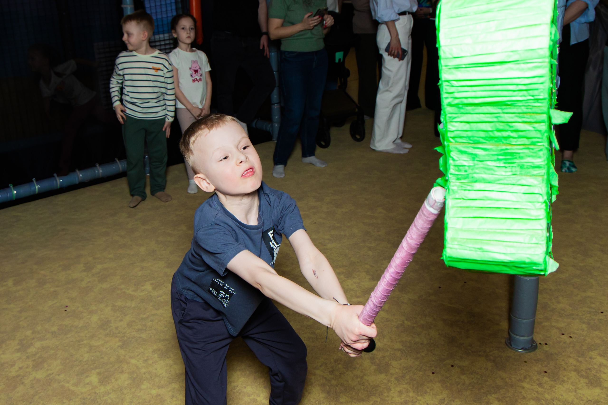 Александр 21/03 Парк Фантазия. Виктория Литвинова репортажный фотограф Москва