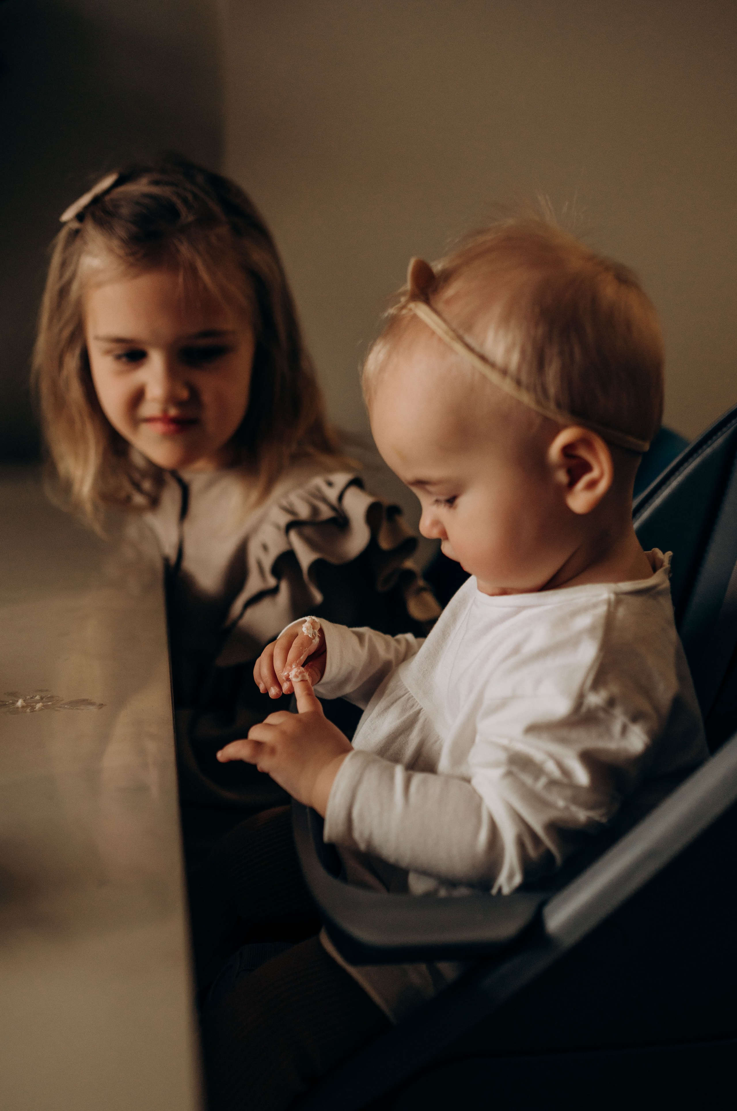 Годик младшей сестрёнке. Семейный фотограф в Домодедово и Москве Елена Пичугина