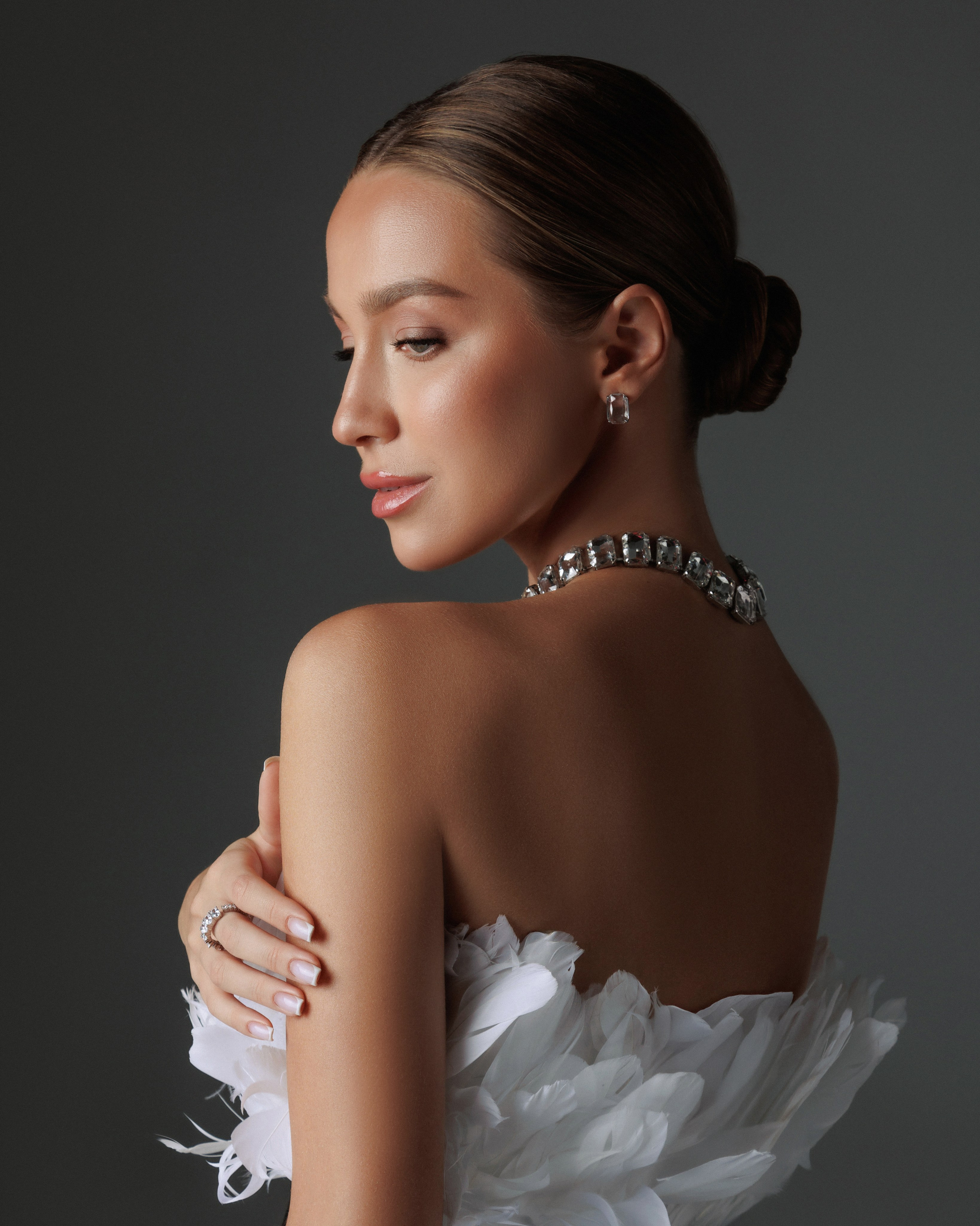 High end beauty retouch, detailed skin retouch, jewelry fashion retouch, professional photo retouching