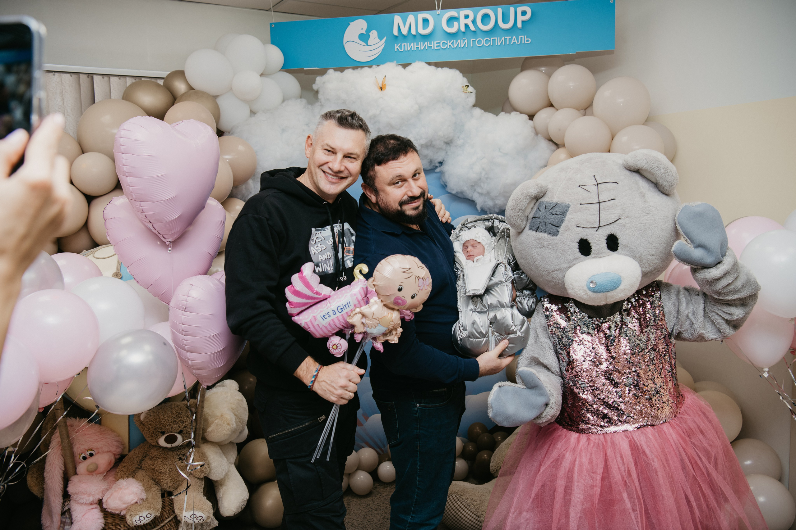 Выписка Сарочки. Мать и дитя на Севастопольском. Фотограф на выписку из роддома в Москве и МО
