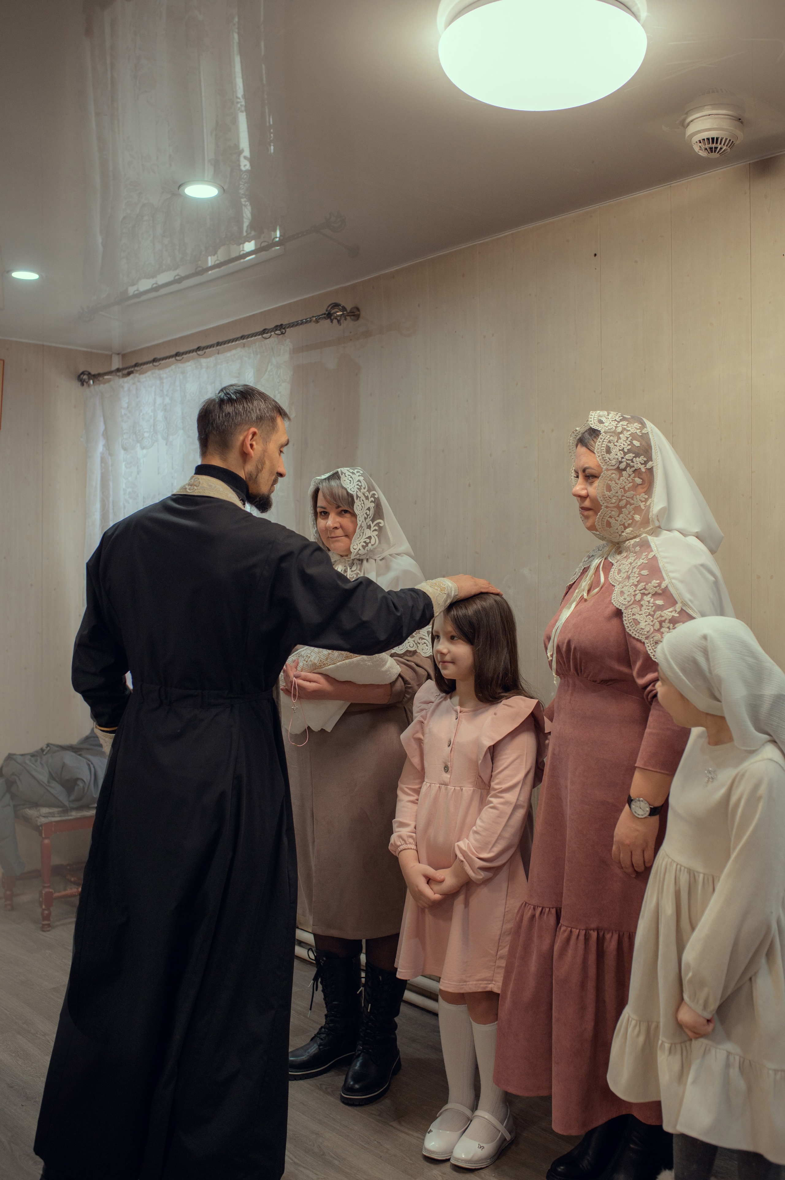 Крещение Розы в Покровском кафедральном соборе. Фотографы крещения/венчания  Красноярск Татьяна и Вячеслав Переваловы