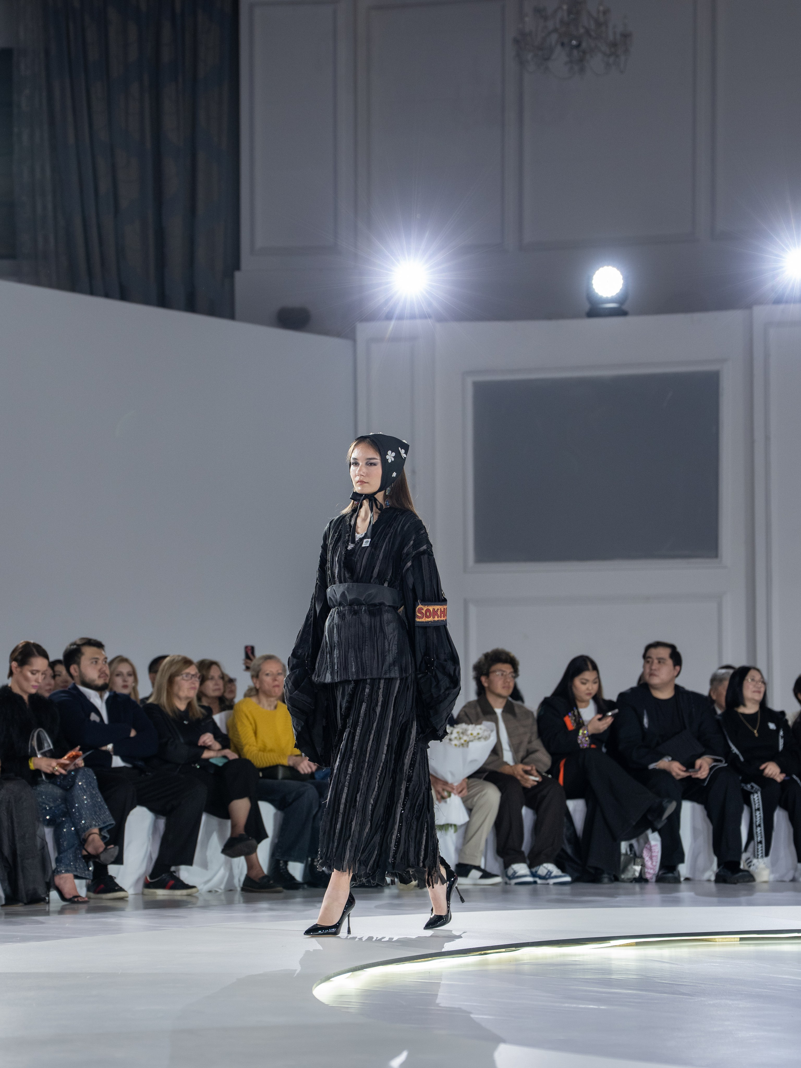 Дизайнер Kharchi. Сайт Алматинского НЮ АРТ, будуар и фэшн фотографа Дениса Карпенко