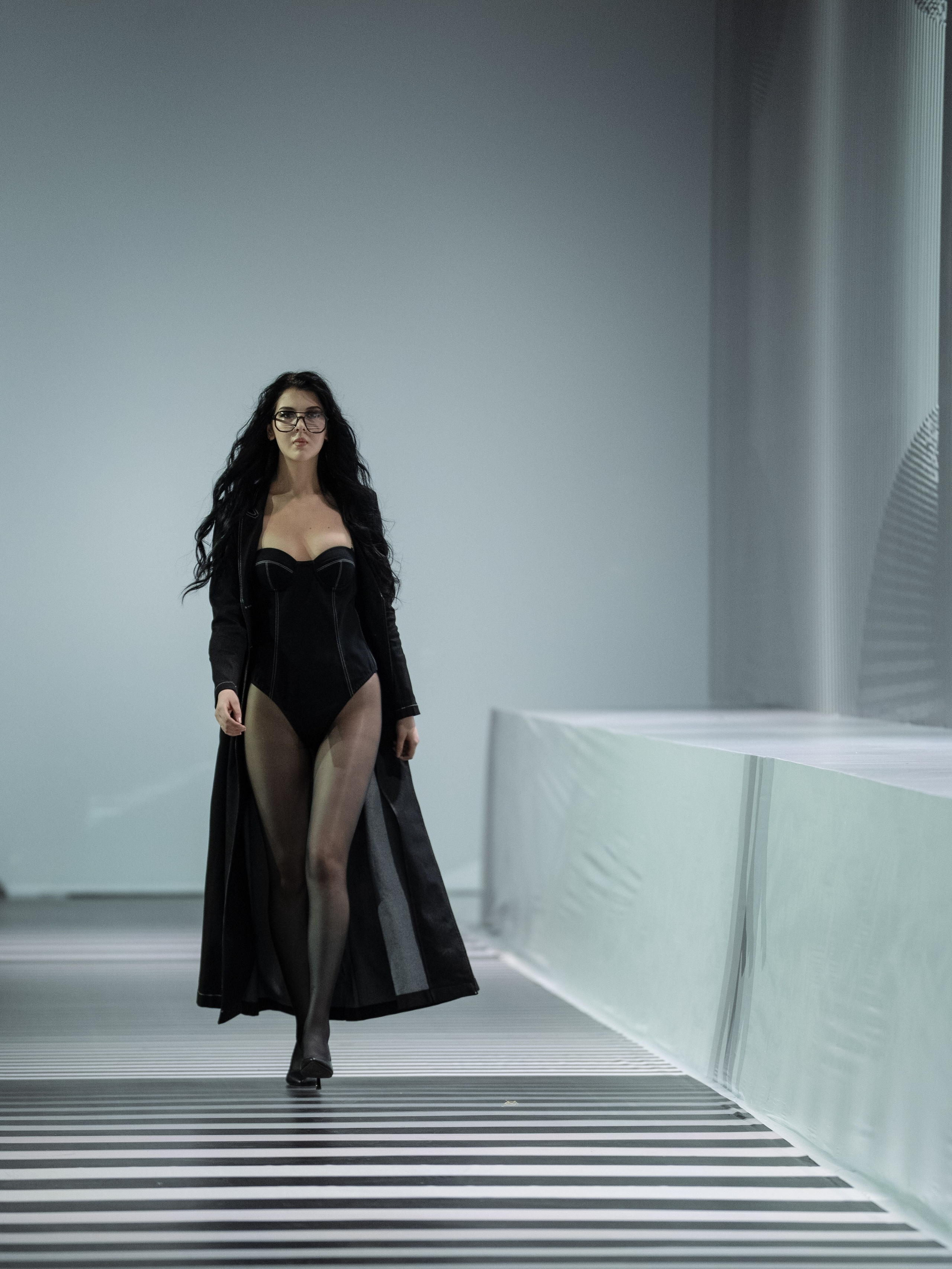 Designer LEILA KHANUM. Сайт Алматинского НЮ АРТ, будуар и фэшн фотографа Дениса Карпенко