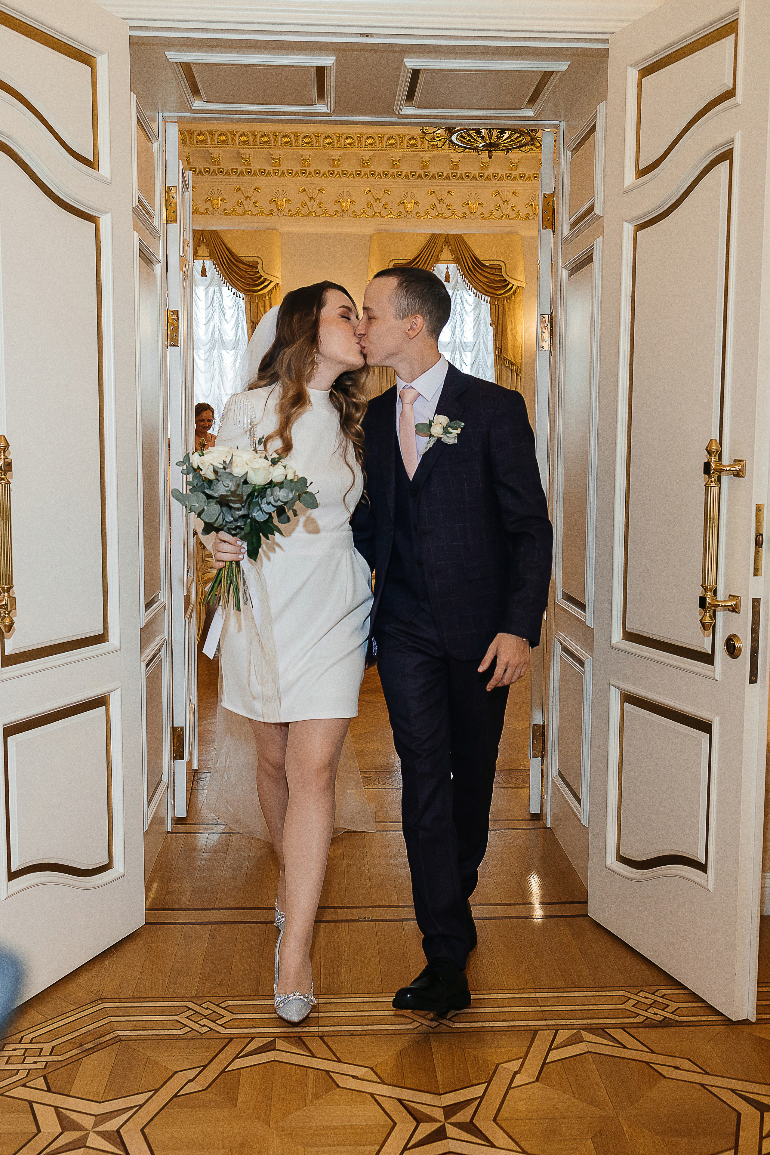 Роскошная выездная церемония в отеле. Олег Сверчков | Свадебный фотограф Вологда