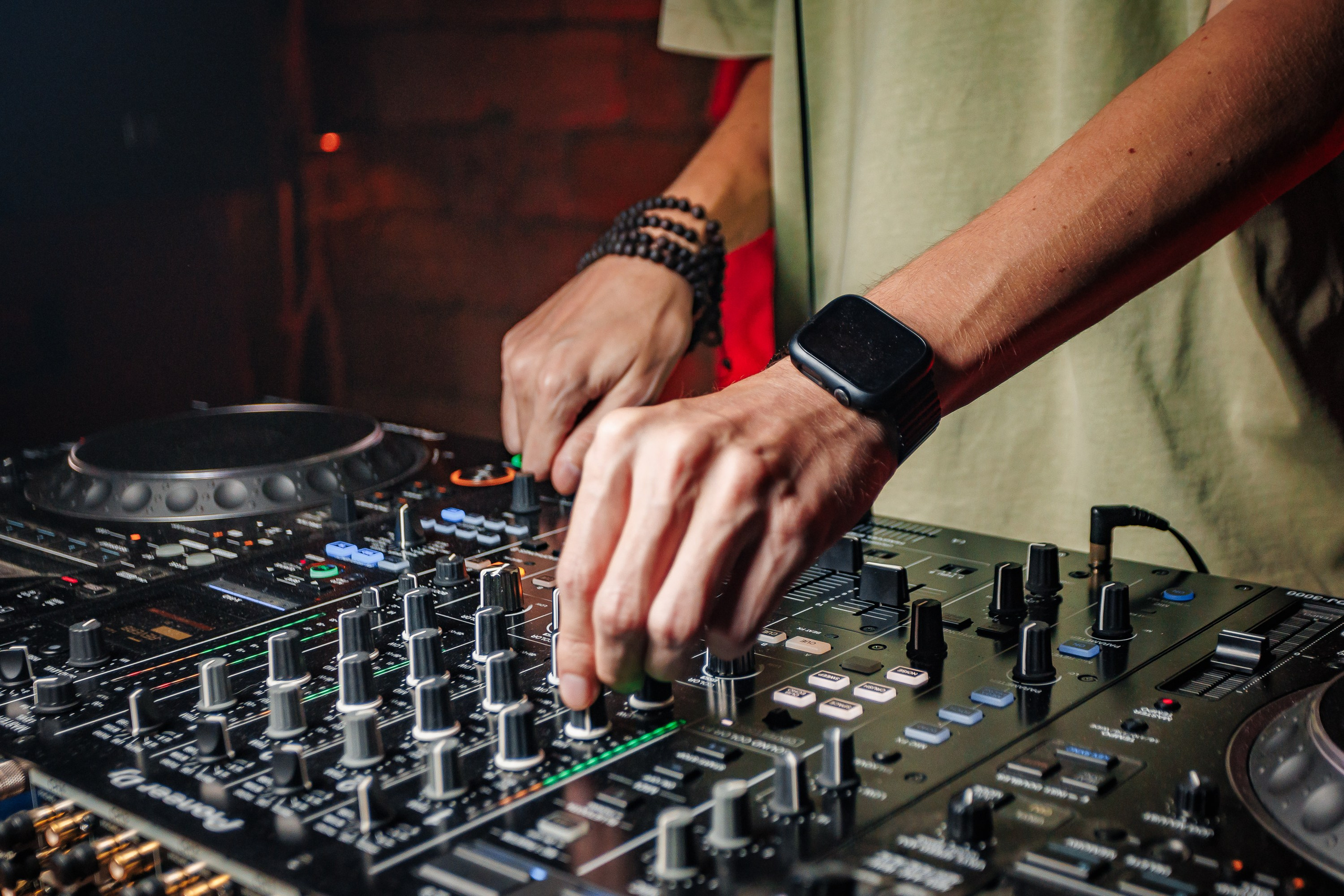 «Лёша СВИК"_Чайка на пляже_Ялта_04.07.2025 г. Аминов Руслан | Фотограф