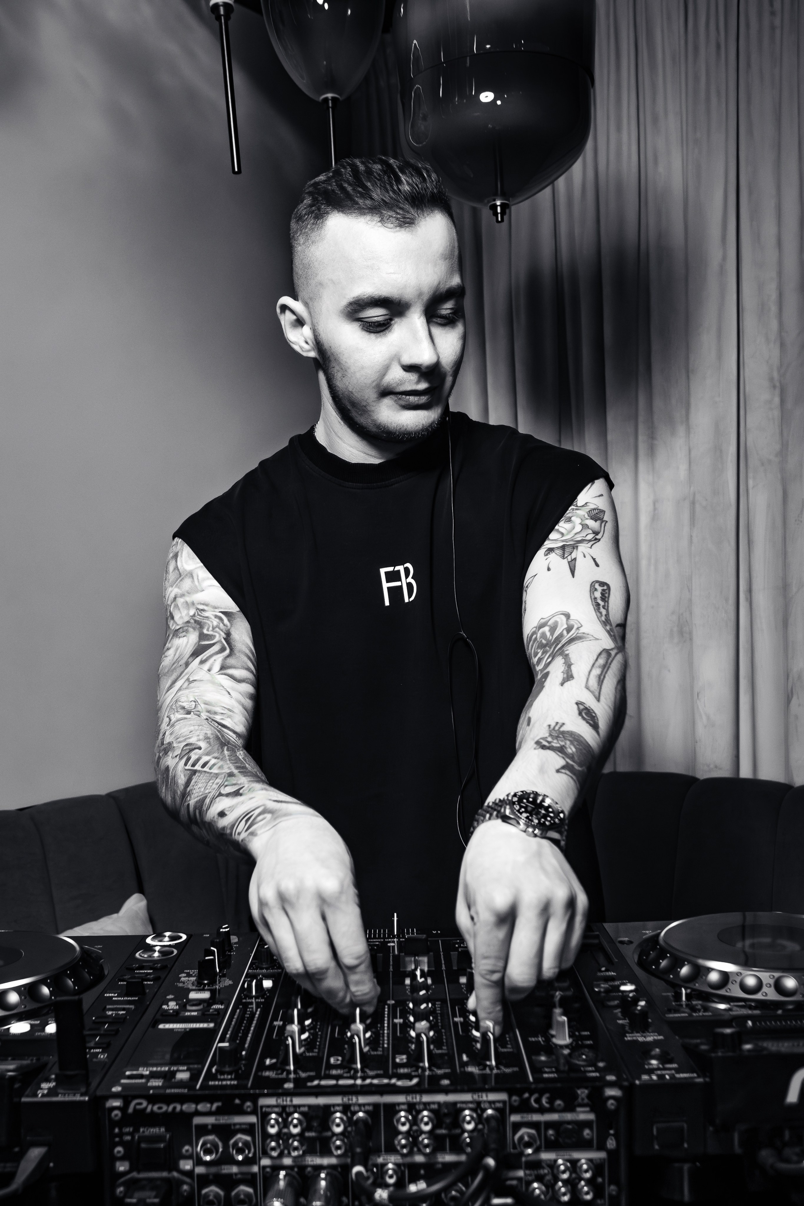 Вечеринка в караоке клубе «IMPERIAL JOY"_Ялта_27.12.2025. Аминов Руслан | Фотограф