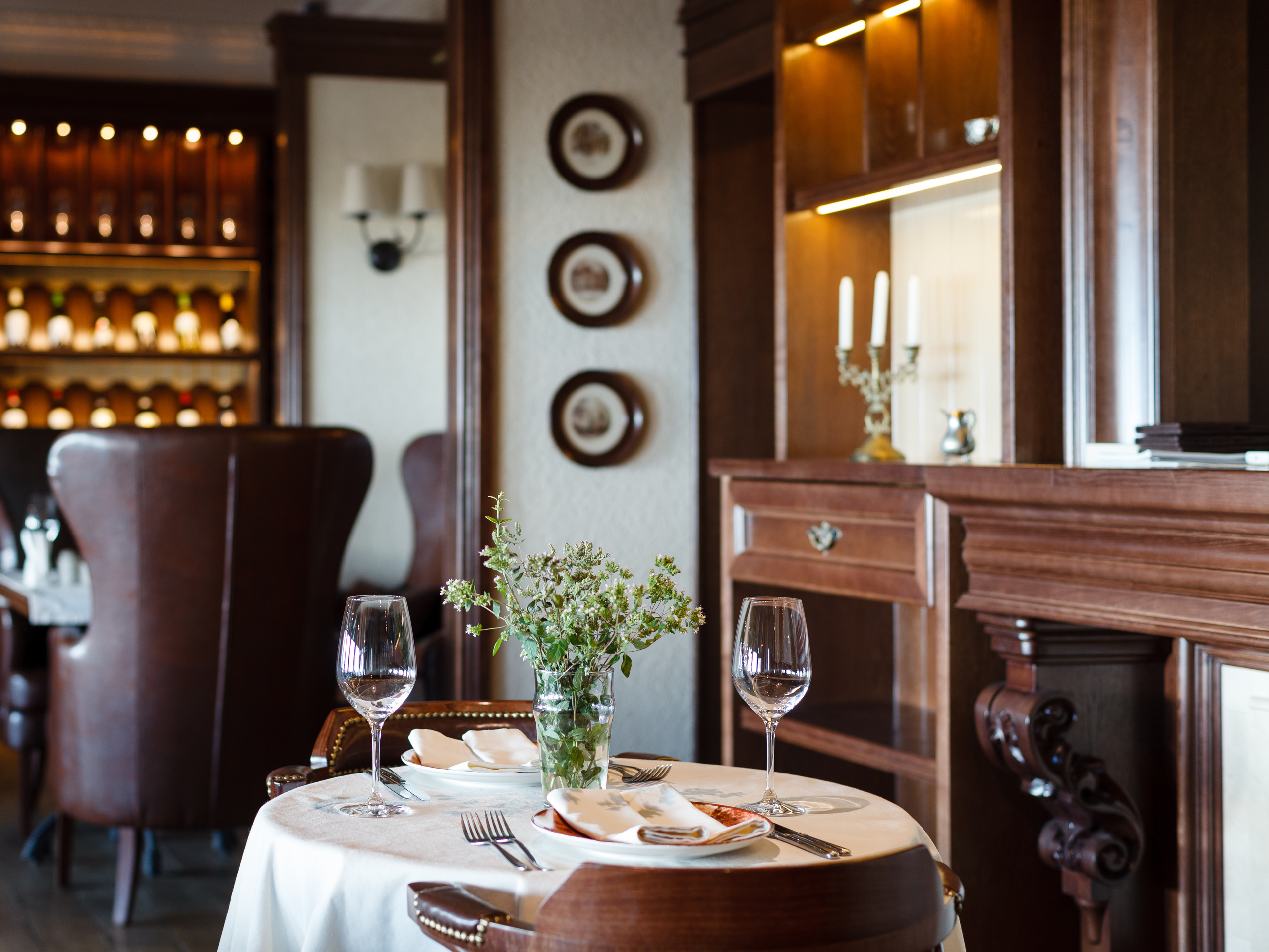 Ресторан при отеле "Юрла" г.Рыбинск. Наталья Мавренкова интерьерный фотограф, декоратор в Санкт-Петербурге