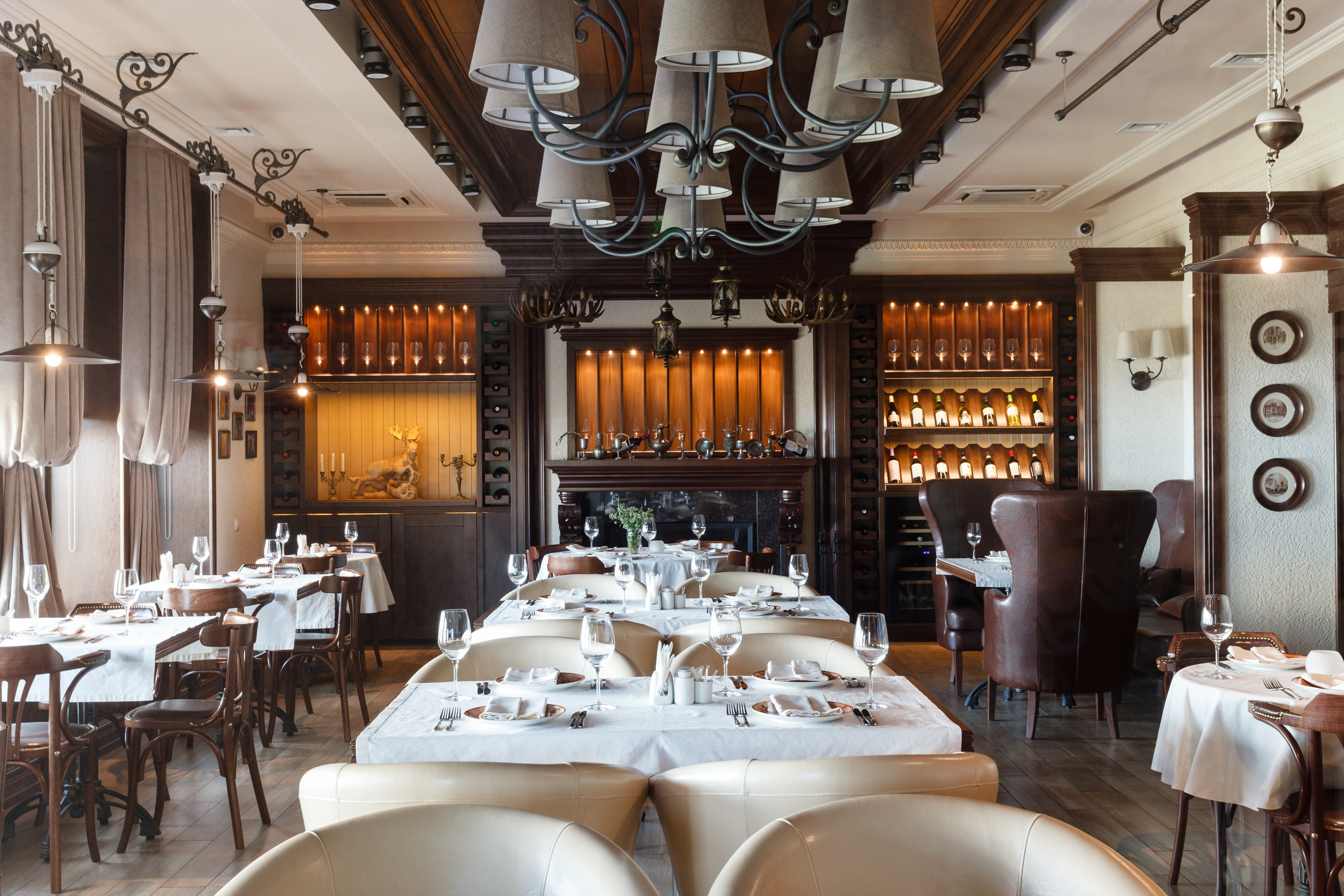 Ресторан при отеле "Юрла" г.Рыбинск. Наталья Мавренкова интерьерный фотограф, декоратор в Санкт-Петербурге