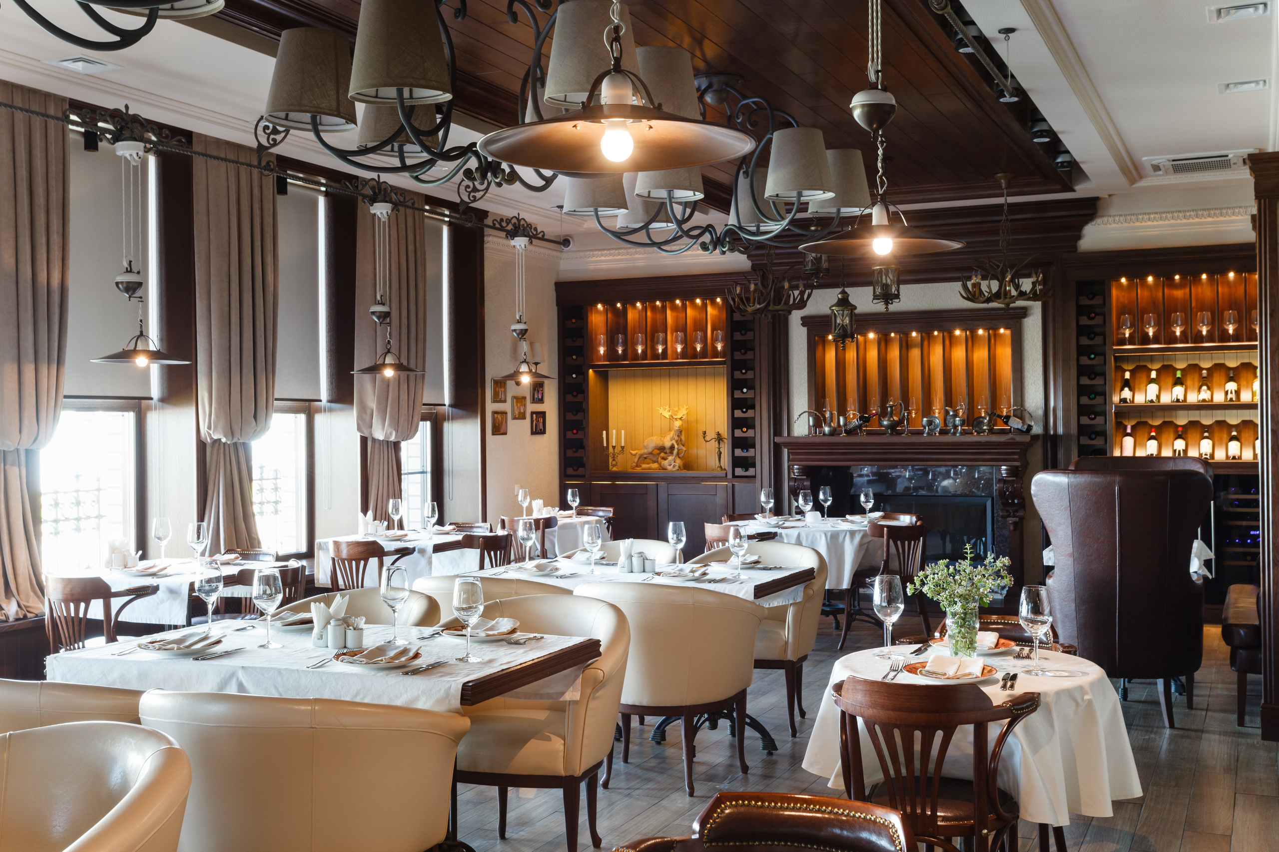 Ресторан при отеле "Юрла" г.Рыбинск. Наталья Мавренкова интерьерный фотограф, декоратор в Санкт-Петербурге