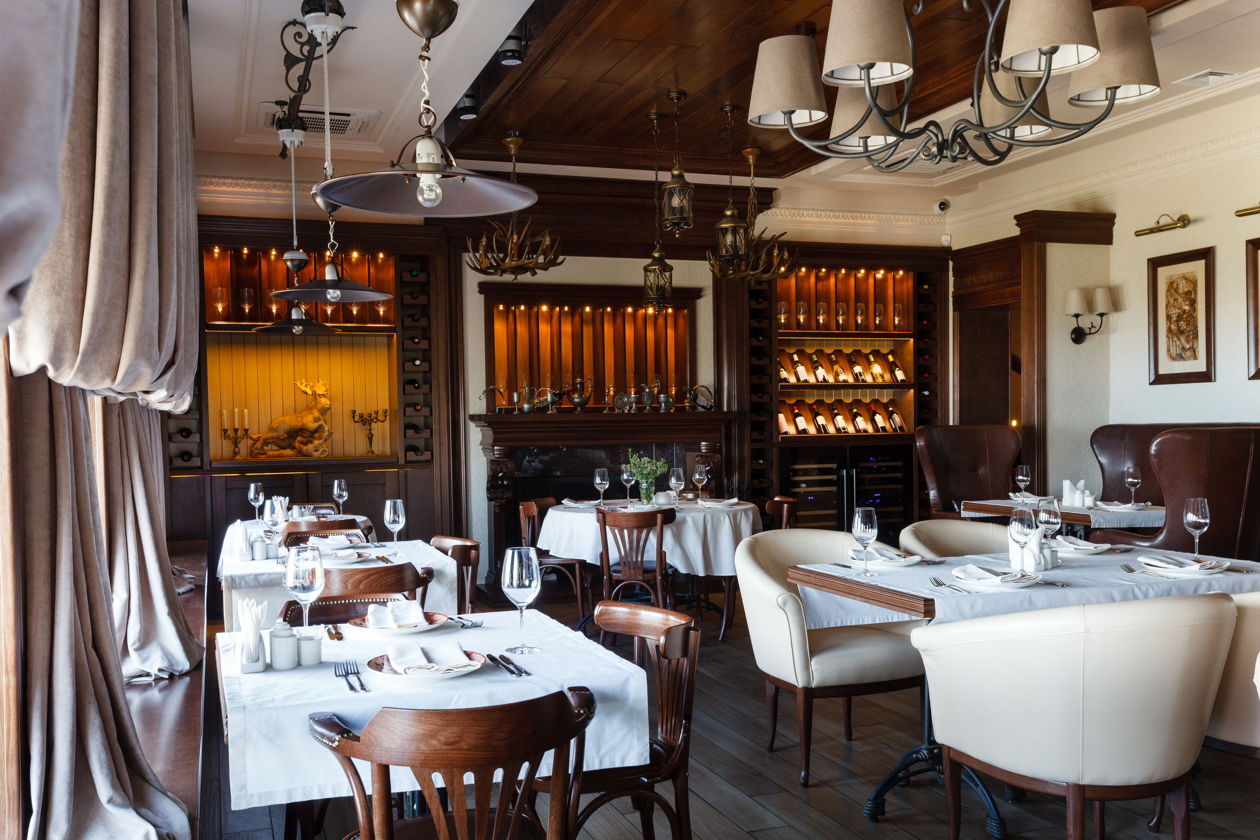 Ресторан при отеле "Юрла" г.Рыбинск. Наталья Мавренкова интерьерный фотограф, декоратор в Санкт-Петербурге