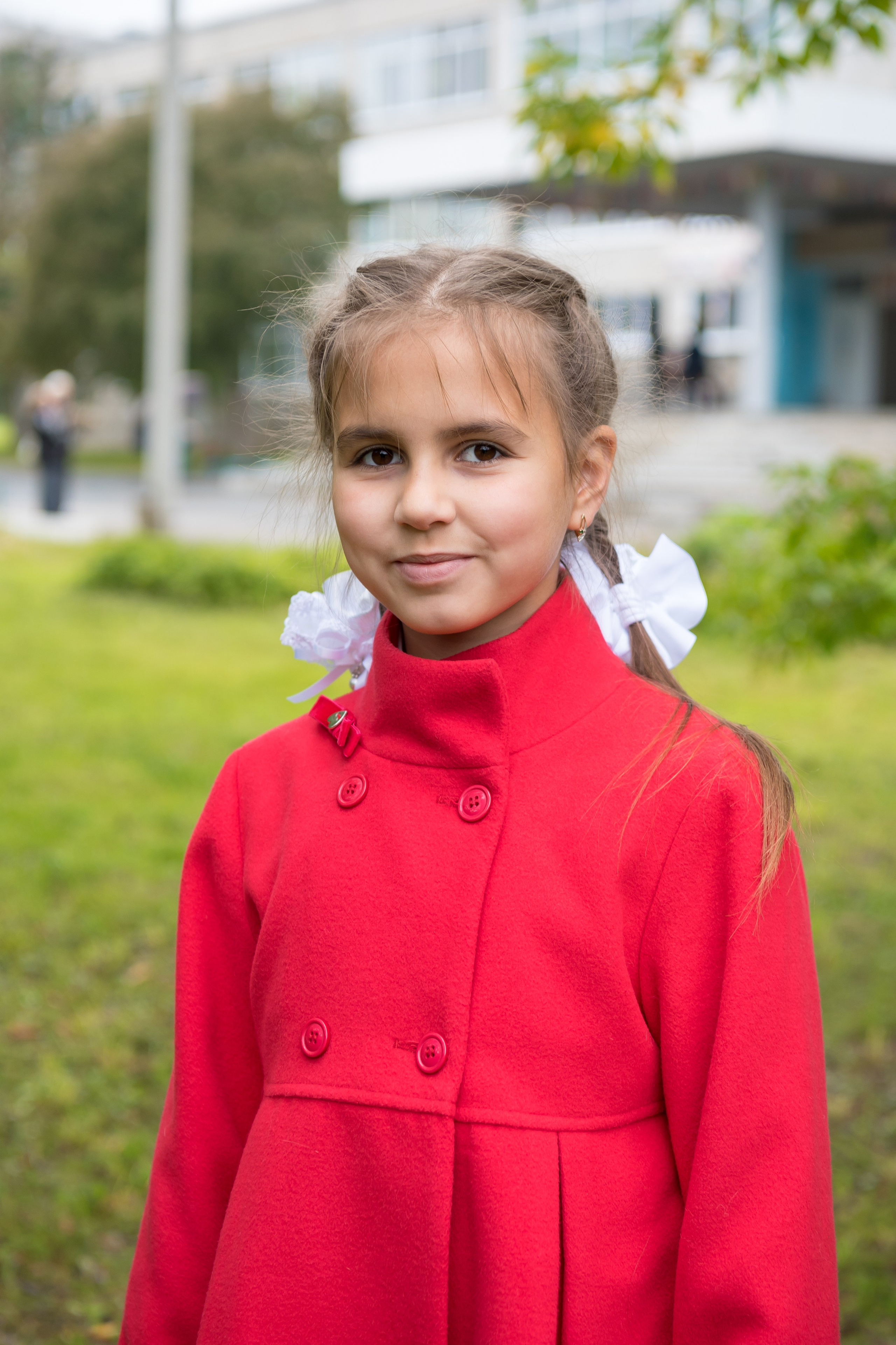 В школьном дворе, парке. Детский фотограф в Екатеринбурге и Берёзовском Евгений Кондаков