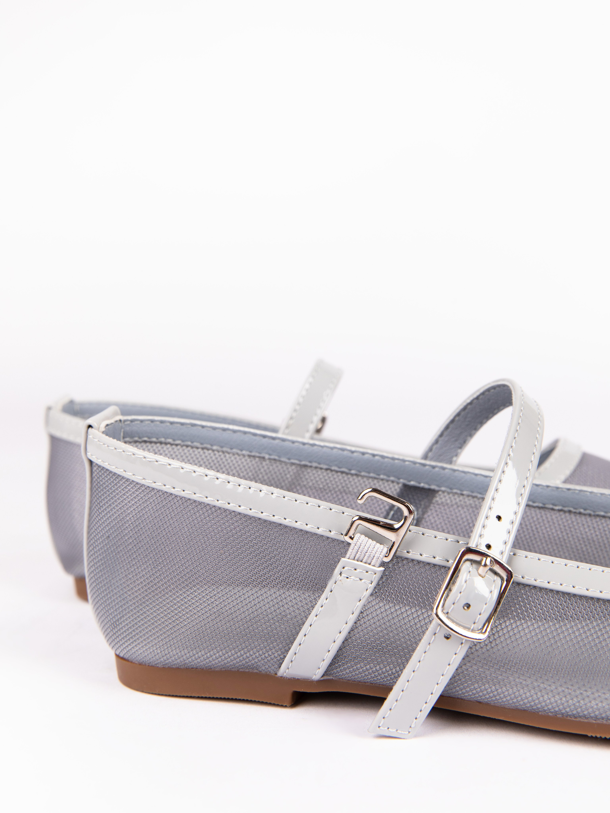 Туфли женские. Фотостудия предметной и модельной съёмки для маркетплейсов