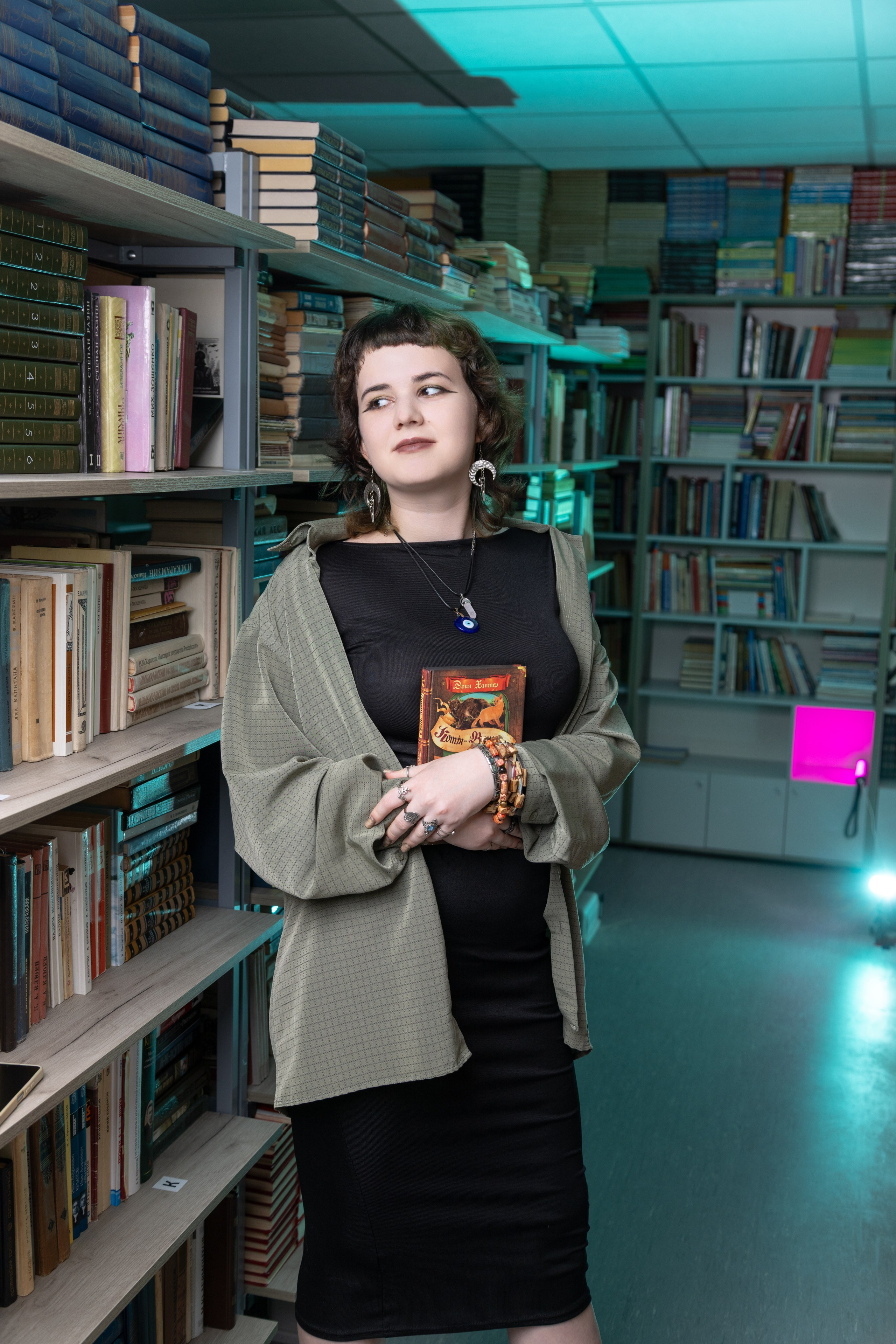 Галерея фотографий для старшей школы. Выпускные фотоальбомы на заказ в Москве. Ксения Фоломкина