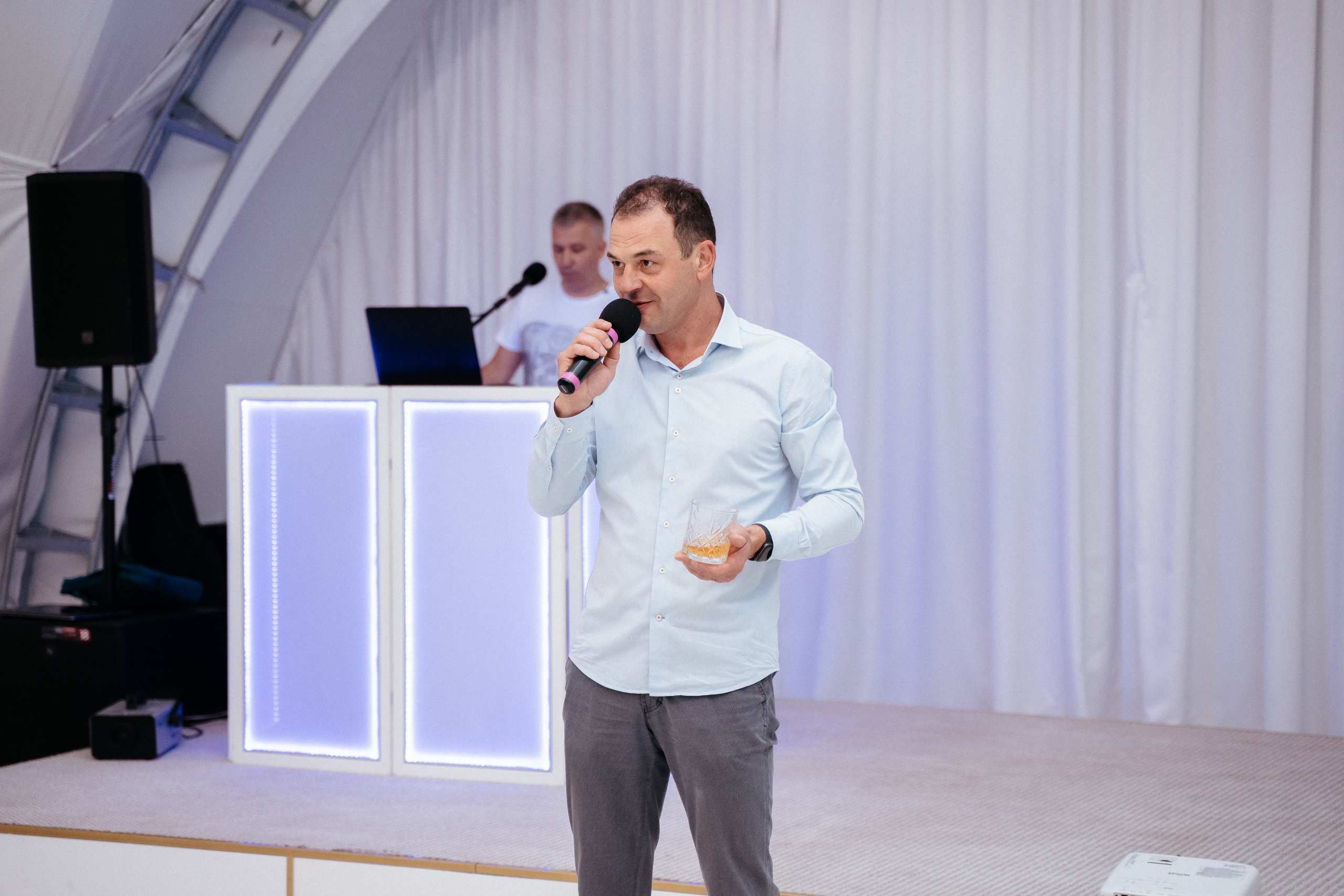 Ави Центр. Свадебный фотограф в Симферополе