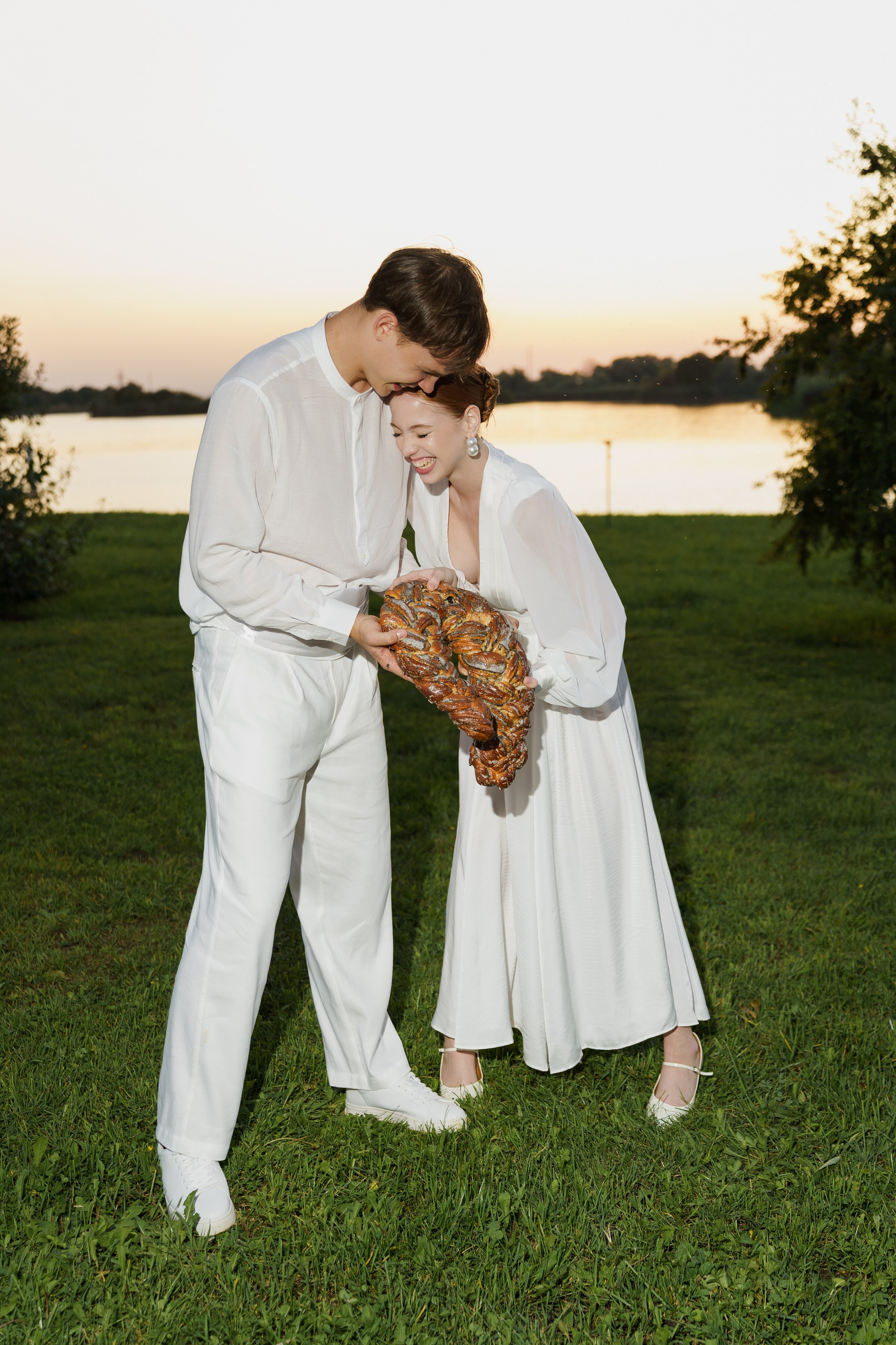 Свадебная фотосъемка в русских традициях от ТВИНС СТУДИО. ТВИНС СТУДИО — лучшие свадебные фотографы и видеографы в Краснодаре