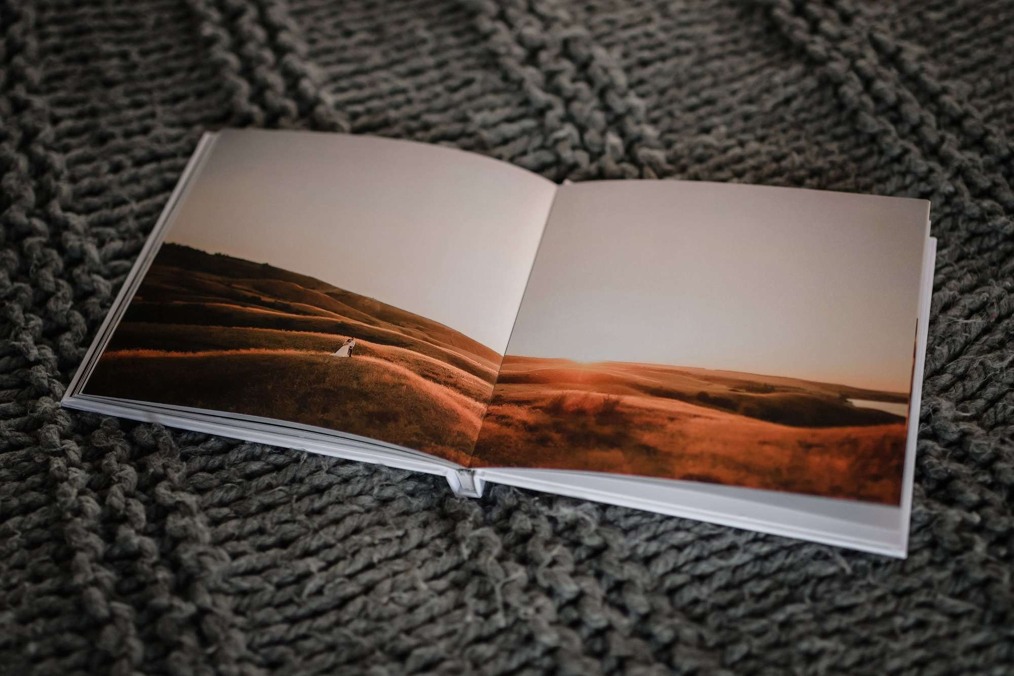 разворот фотокниги Лайт на пледе 