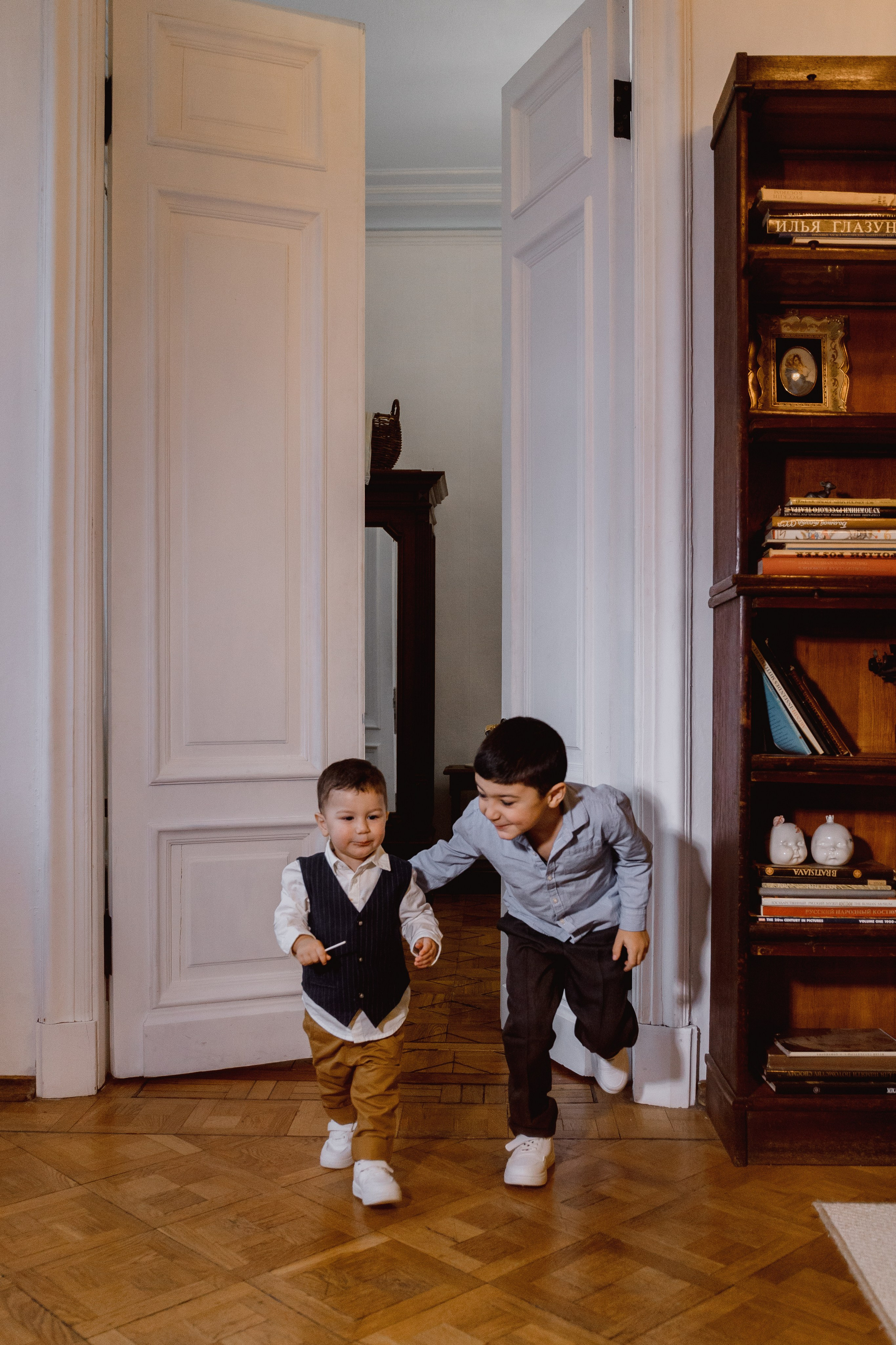 Роза и ребята. Фотограф Харитонова Наталья