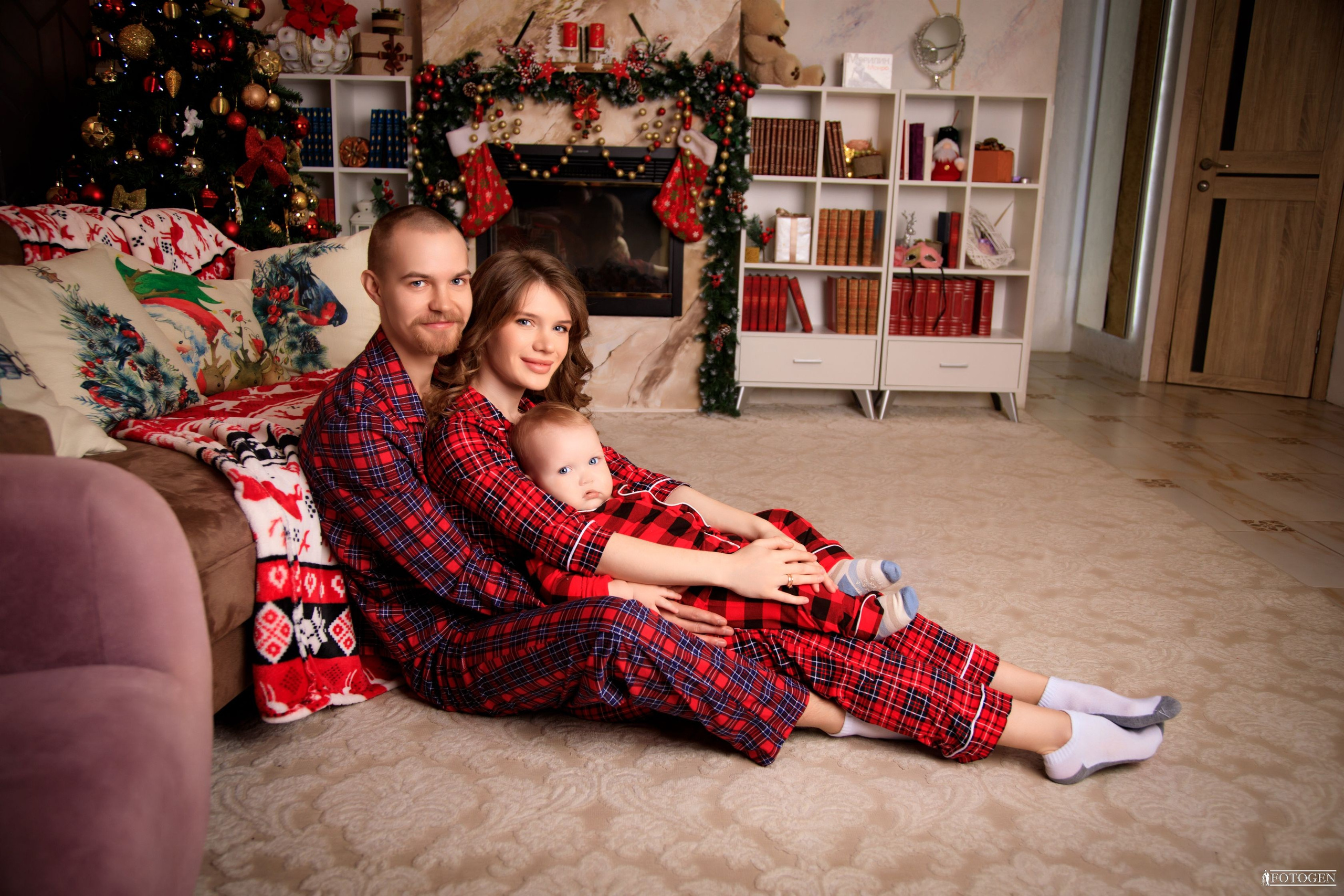 Портфолио семейных фотосессий: Тепло в новогодних интерьерах. Интерьерная фотостудия FOTOGEN г. Краснодар