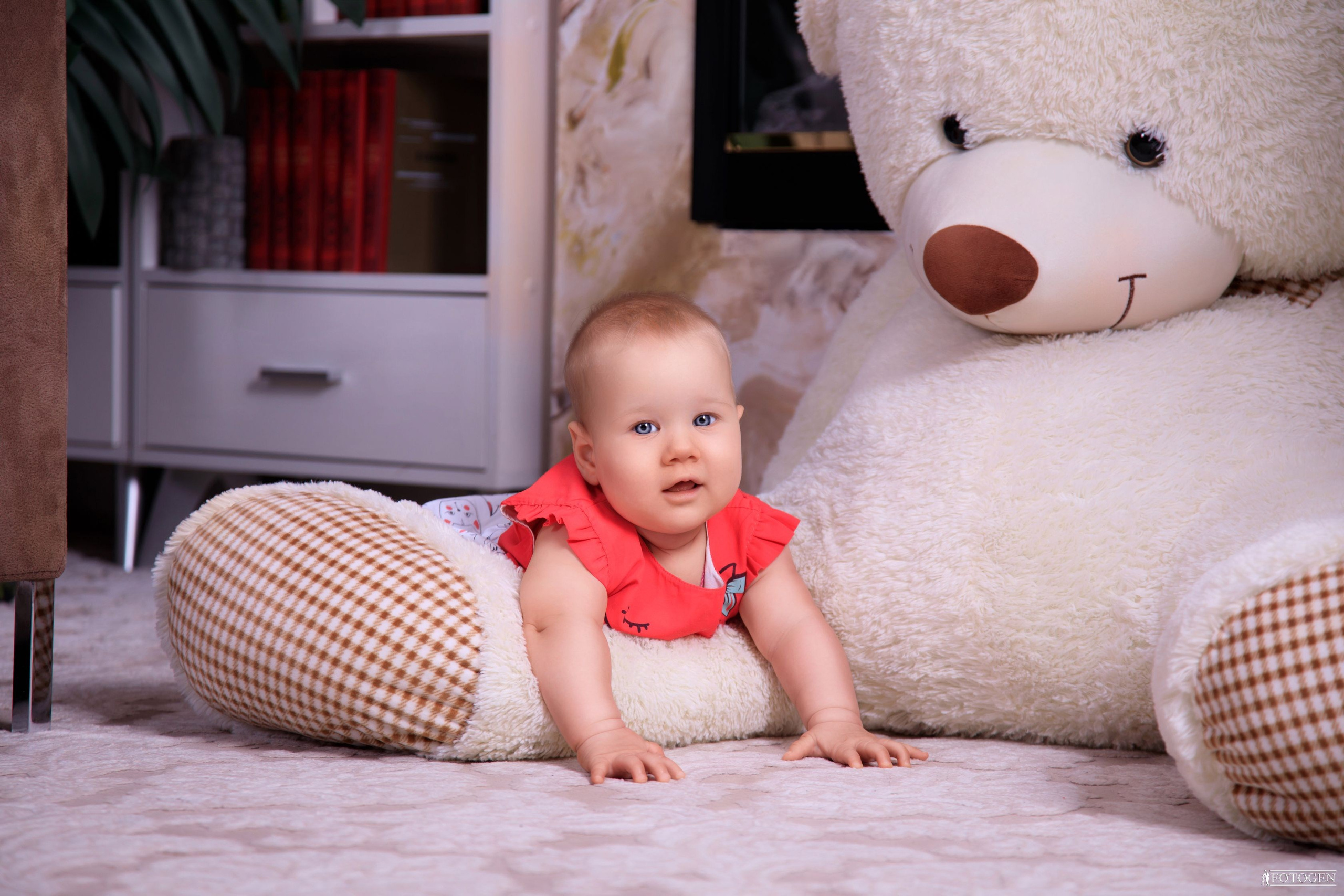 Семейная фотосессия: мама, папа и малыш | Портфолио Fotogen. Интерьерная фотостудия FOTOGEN г. Краснодар